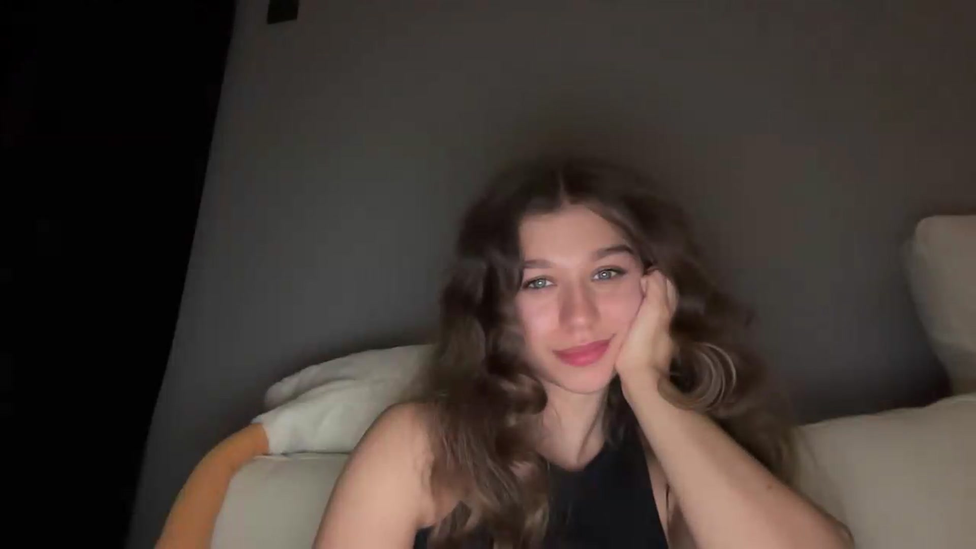 Gallery image thumbnail from JewelReigns's myfreecams stream on, 05/31/2026, 24:00 image 2 of 20