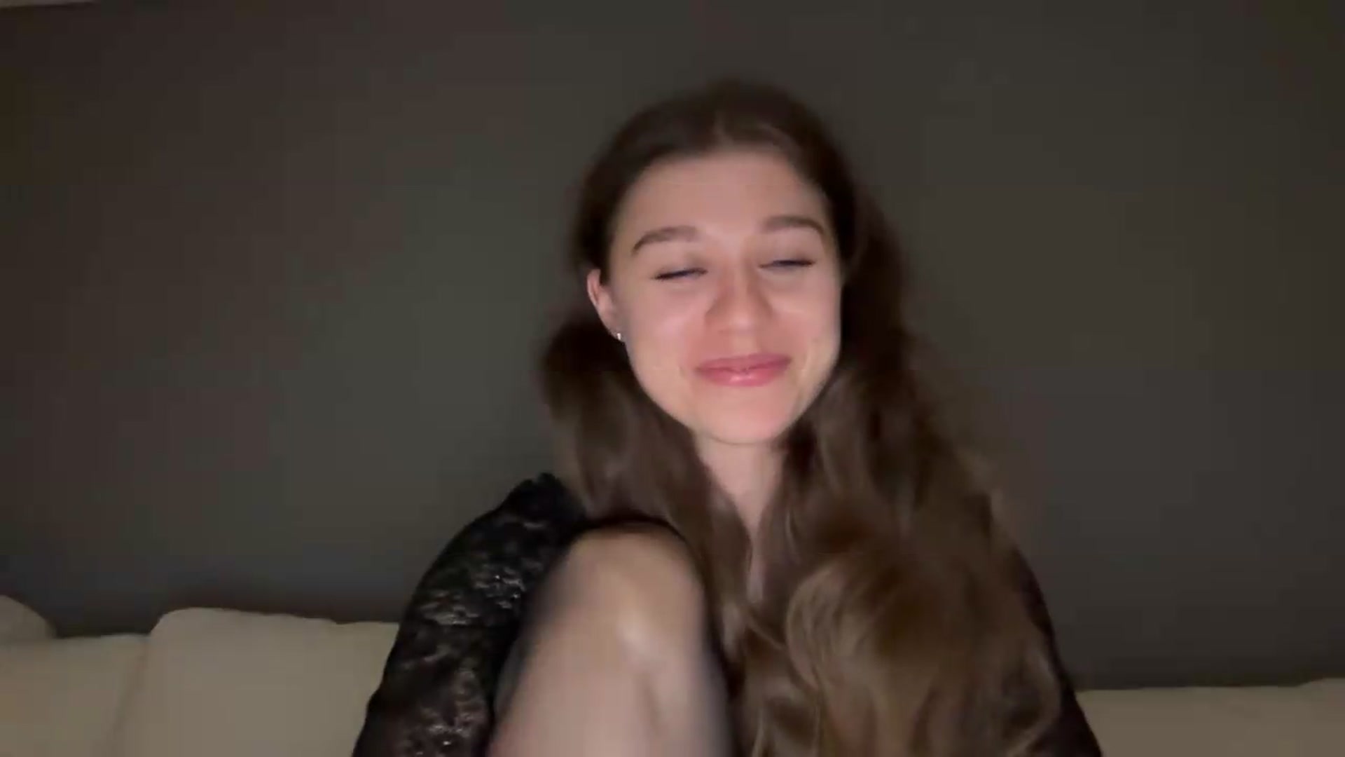 Gallery image thumbnail from JewelReigns's myfreecams stream on, 05/31/2026, 19:32 image 18 of 20