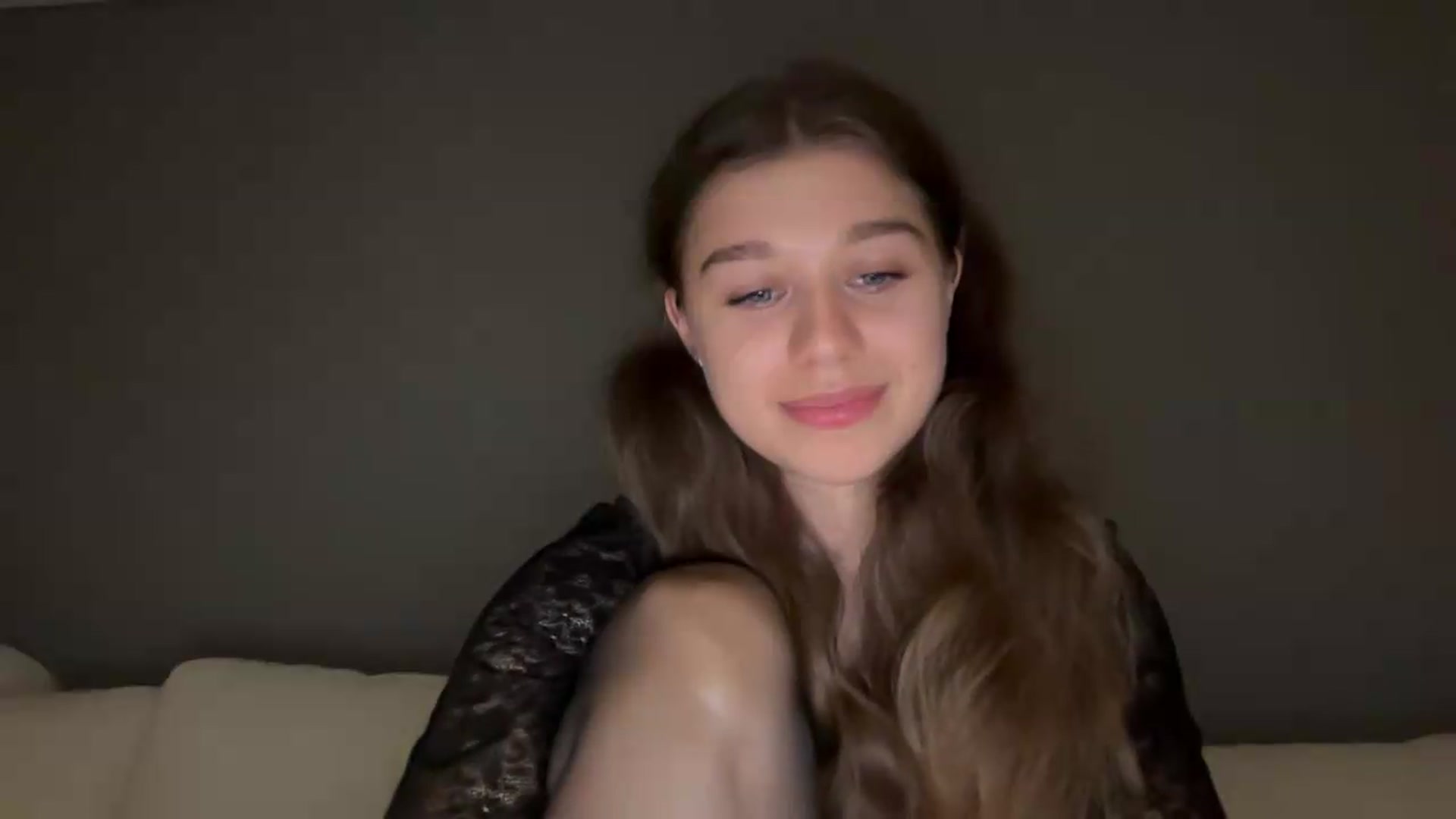 Gallery image thumbnail from JewelReigns's myfreecams stream on, 05/31/2026, 19:32 image 19 of 20
