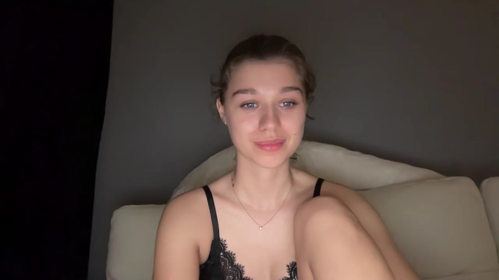 Gallery image thumbnail from JewelReigns's myfreecams stream on, 06/05/2026, 24:35 image 5 of 20