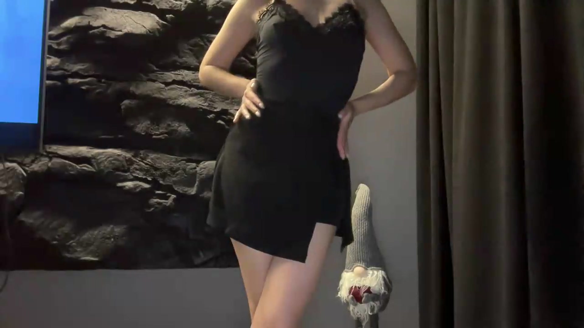 Gallery image thumbnail from JewelReigns's myfreecams stream on, 06/05/2026, 24:35 image 14 of 20