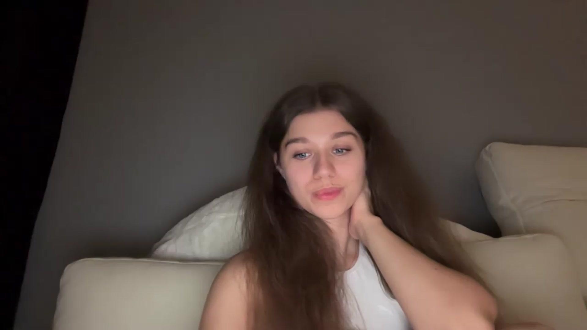 Gallery image thumbnail from JewelReigns's myfreecams stream on, 06/05/2026, 21:08 image 14 of 20