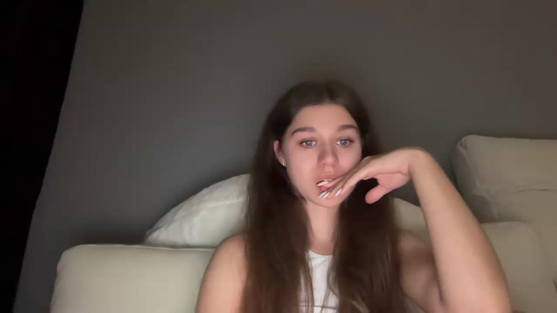 Gallery image thumbnail from JewelReigns's myfreecams stream on, 06/05/2026, 21:08 image 18 of 20