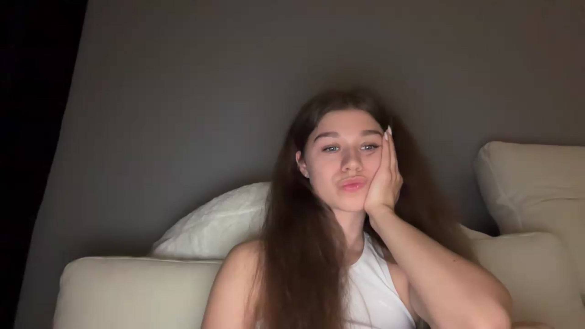 Gallery image thumbnail from JewelReigns's myfreecams stream on, 06/05/2026, 21:08 image 7 of 20