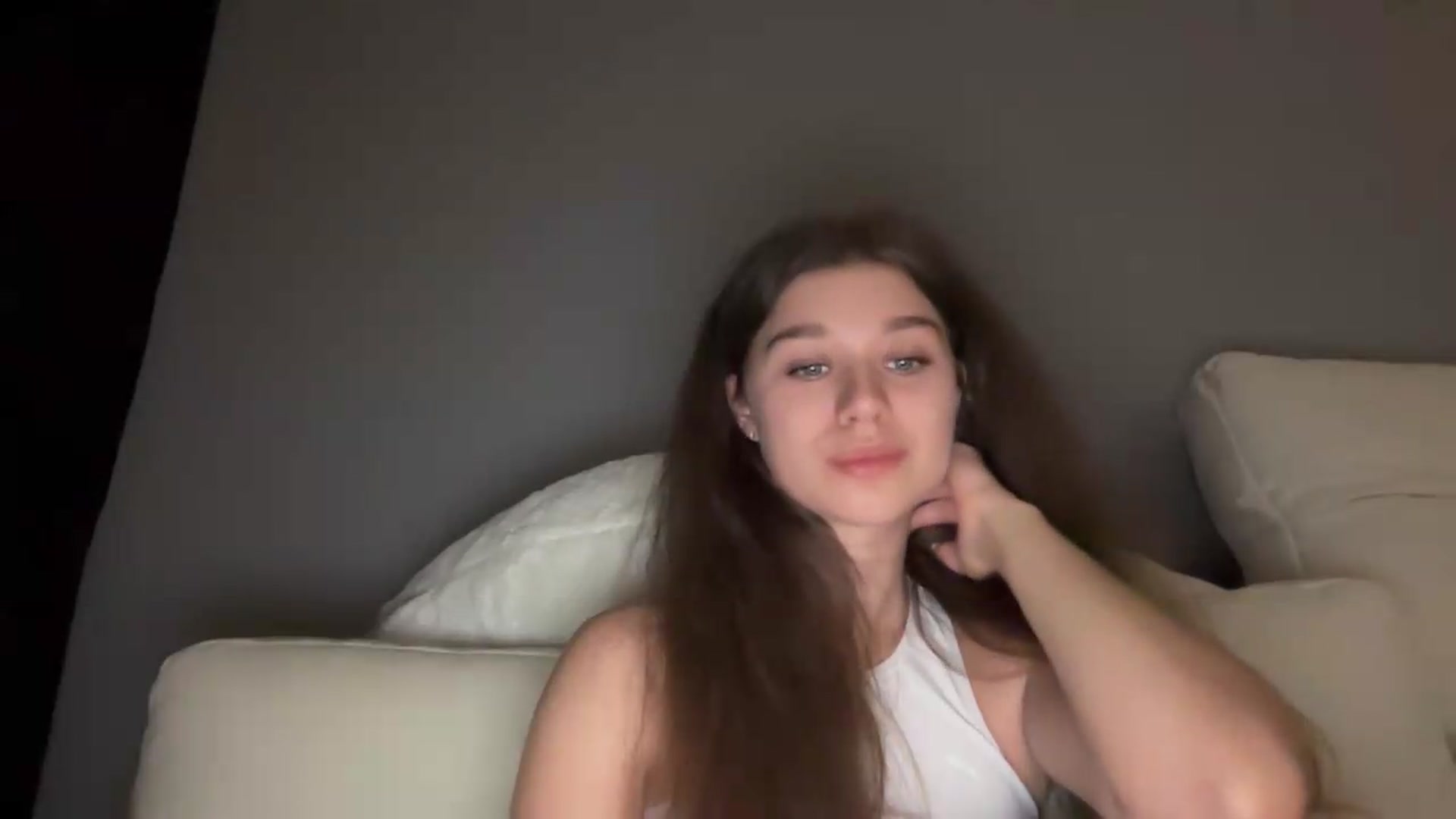 Gallery image thumbnail from JewelReigns's myfreecams stream on, 06/05/2026, 21:08 image 9 of 20