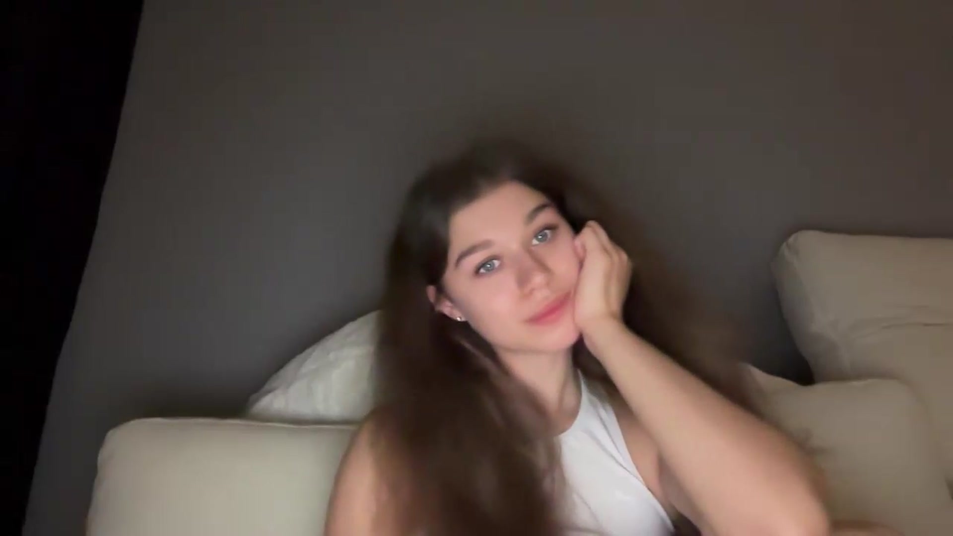 Gallery image thumbnail from JewelReigns's myfreecams stream on, 06/05/2026, 21:08 image 6 of 20