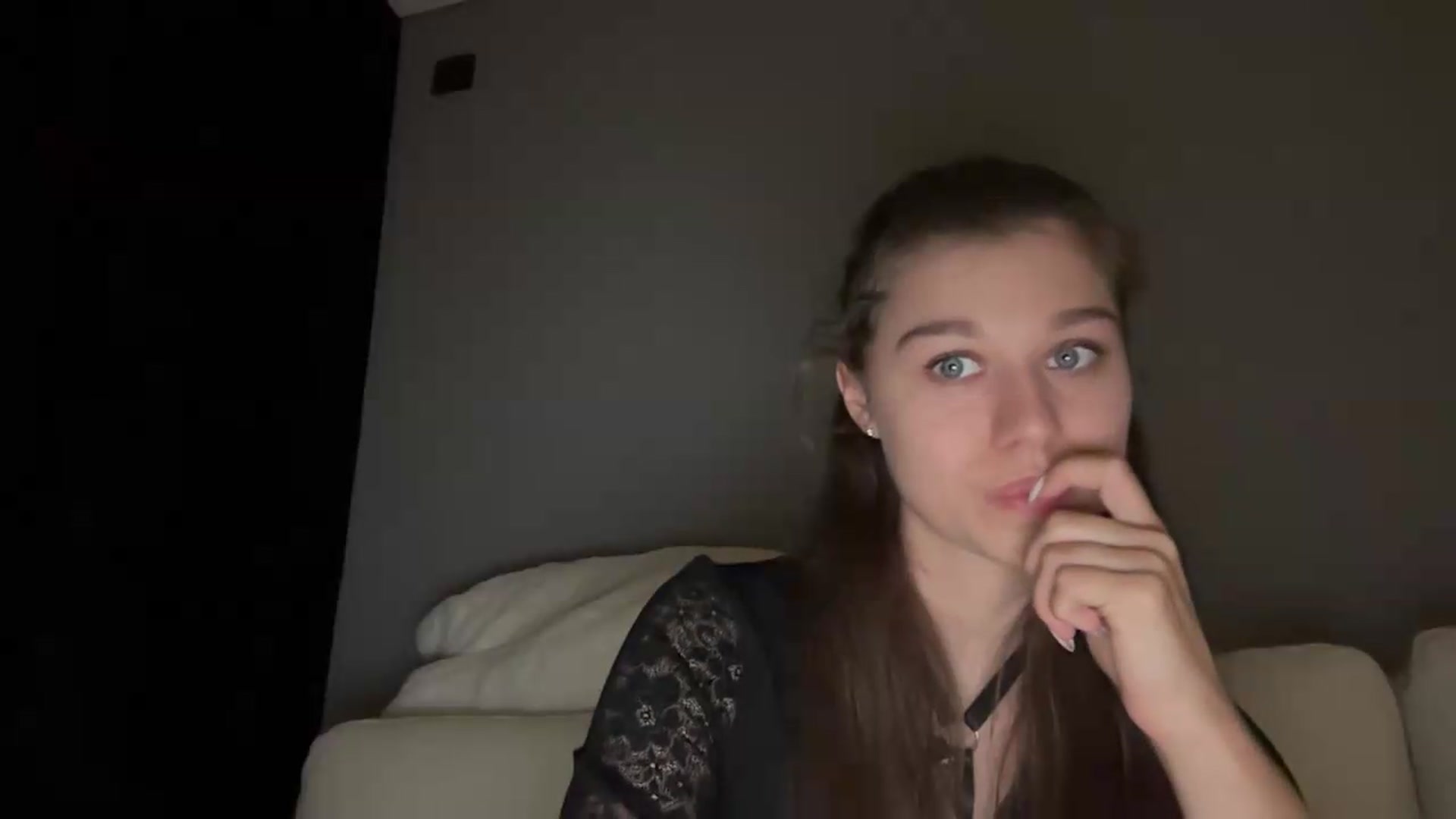 Gallery image thumbnail from JewelReigns's myfreecams stream on, 06/15/2026, 20:59 image 13 of 20