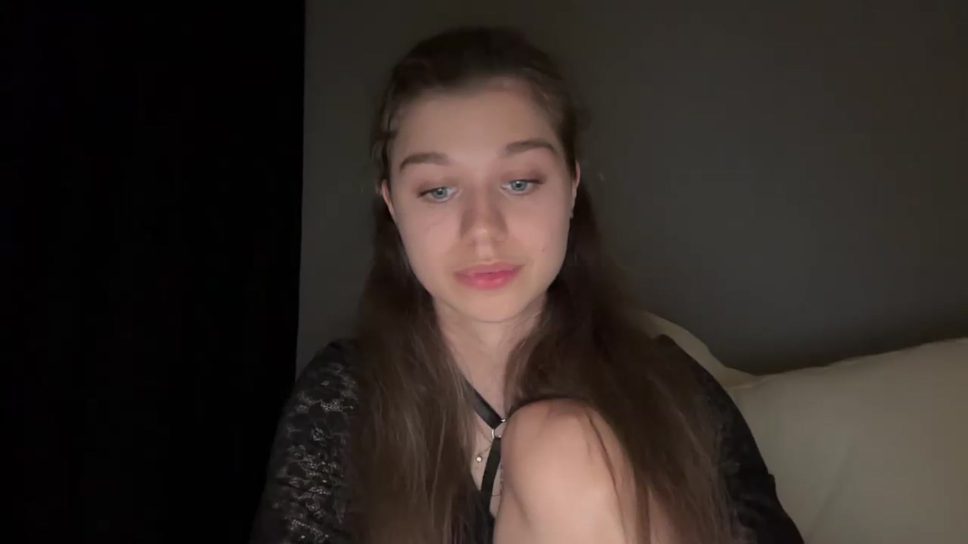 Gallery image thumbnail from JewelReigns's myfreecams stream on, 06/15/2026, 23:37 image 7 of 20