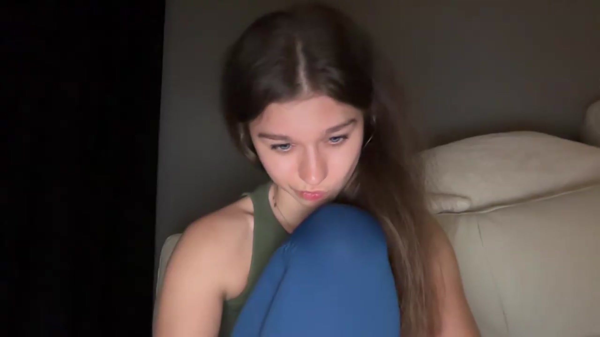 Gallery image thumbnail from JewelReigns's myfreecams stream on, 06/18/2026, 23:17 image 17 of 20