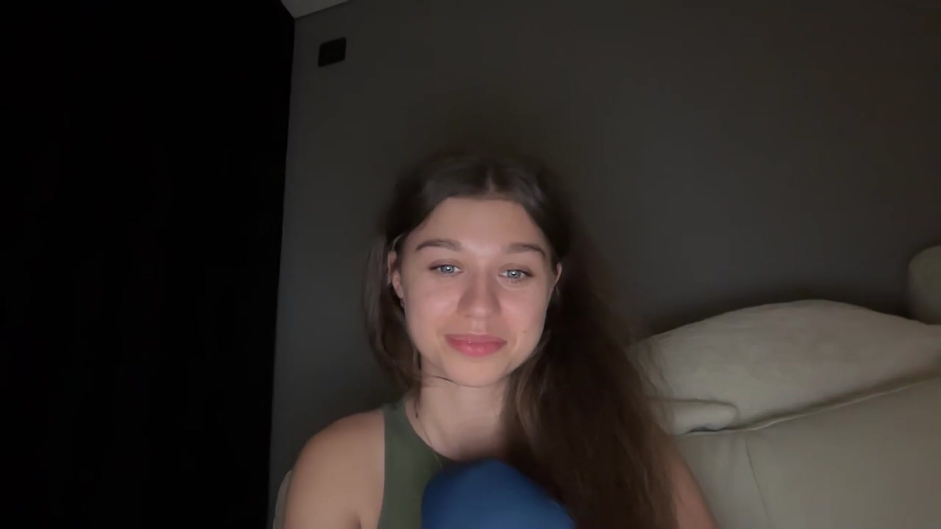 Gallery image thumbnail from JewelReigns's myfreecams stream on, 06/18/2026, 23:17 image 6 of 20