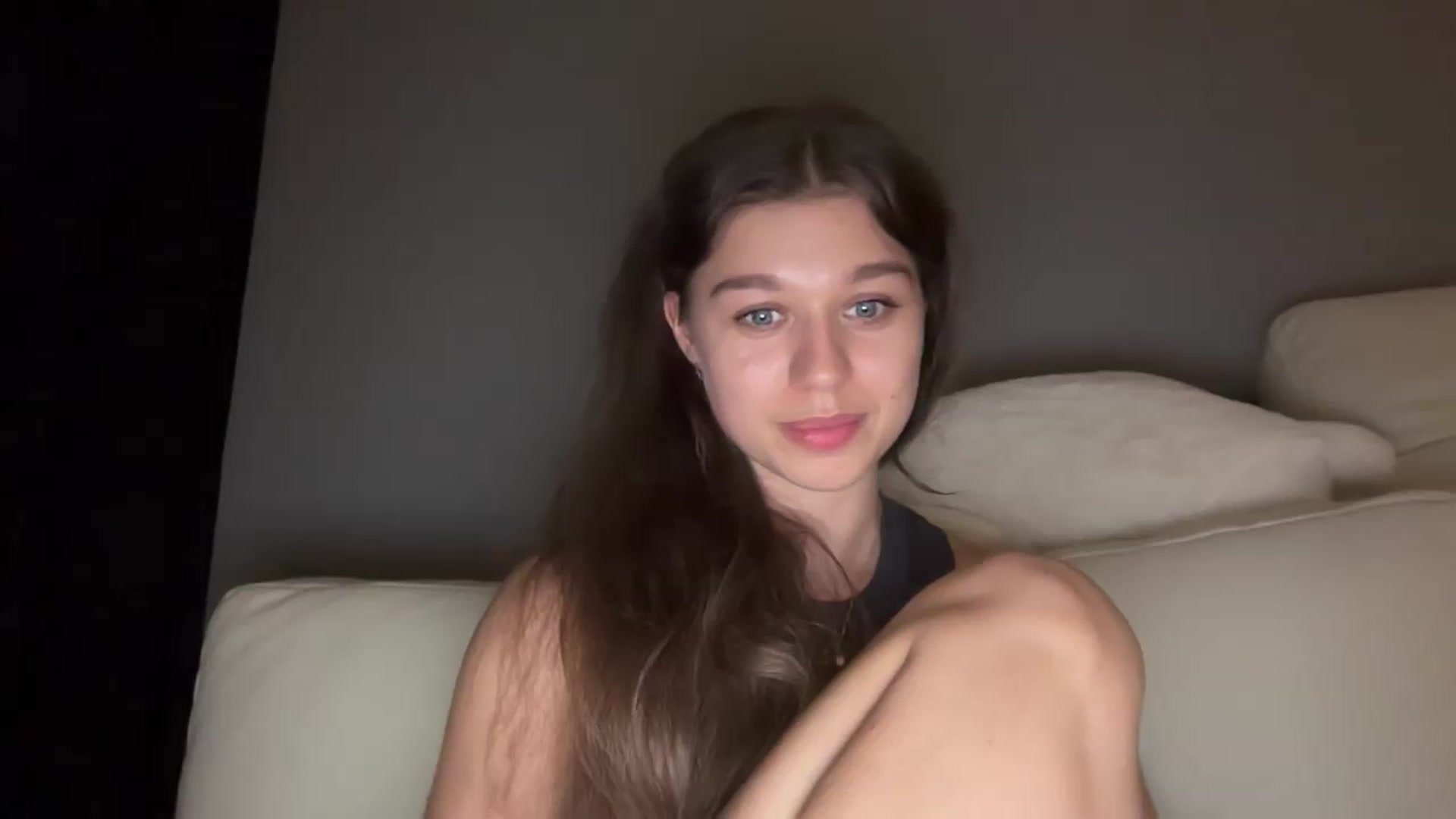 Gallery image thumbnail from JewelReigns's myfreecams stream on, 06/19/2026, 20:50 image 5 of 20