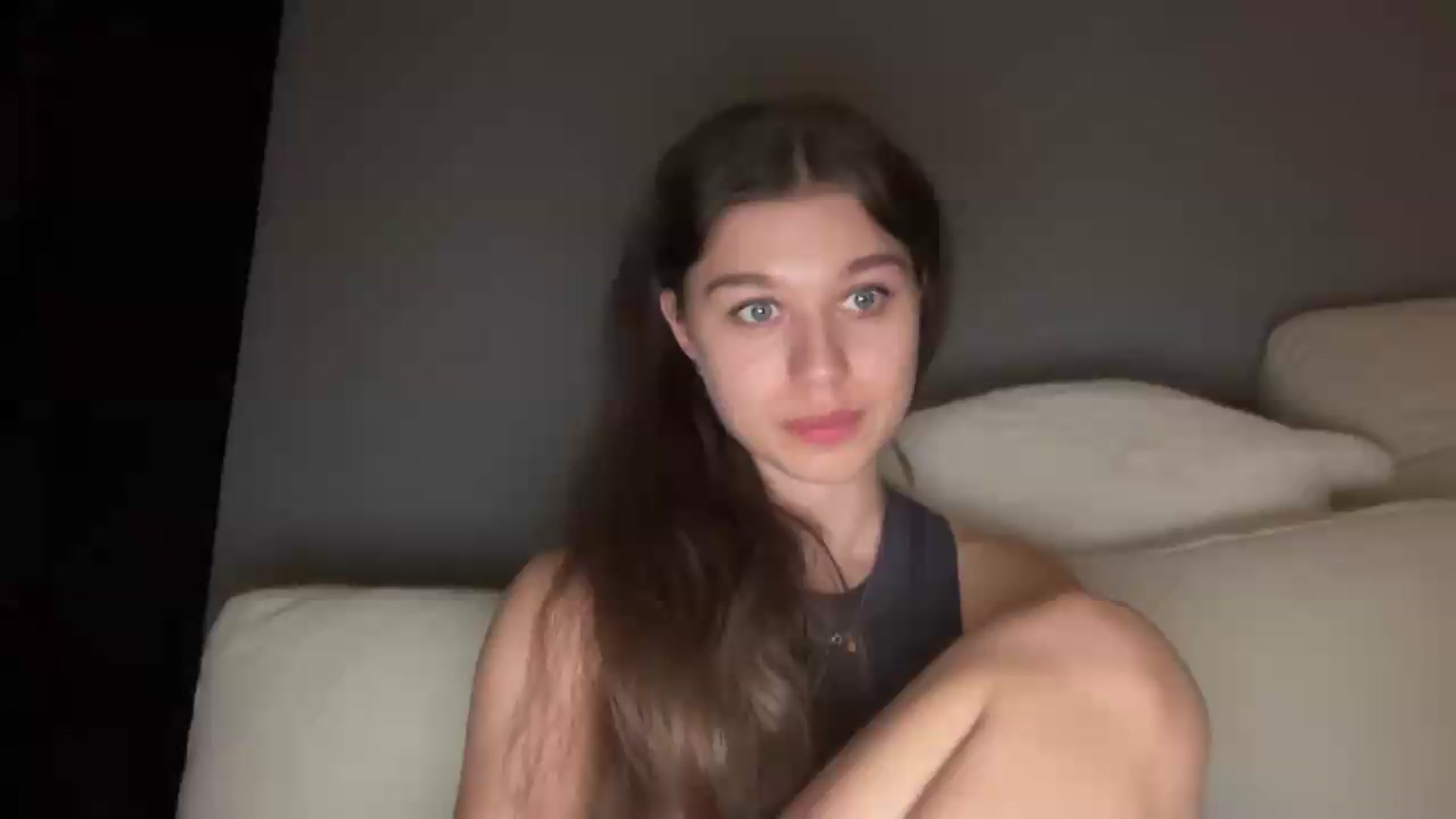 Gallery image thumbnail from JewelReigns's myfreecams stream on, 06/19/2026, 20:50 image 1 of 20