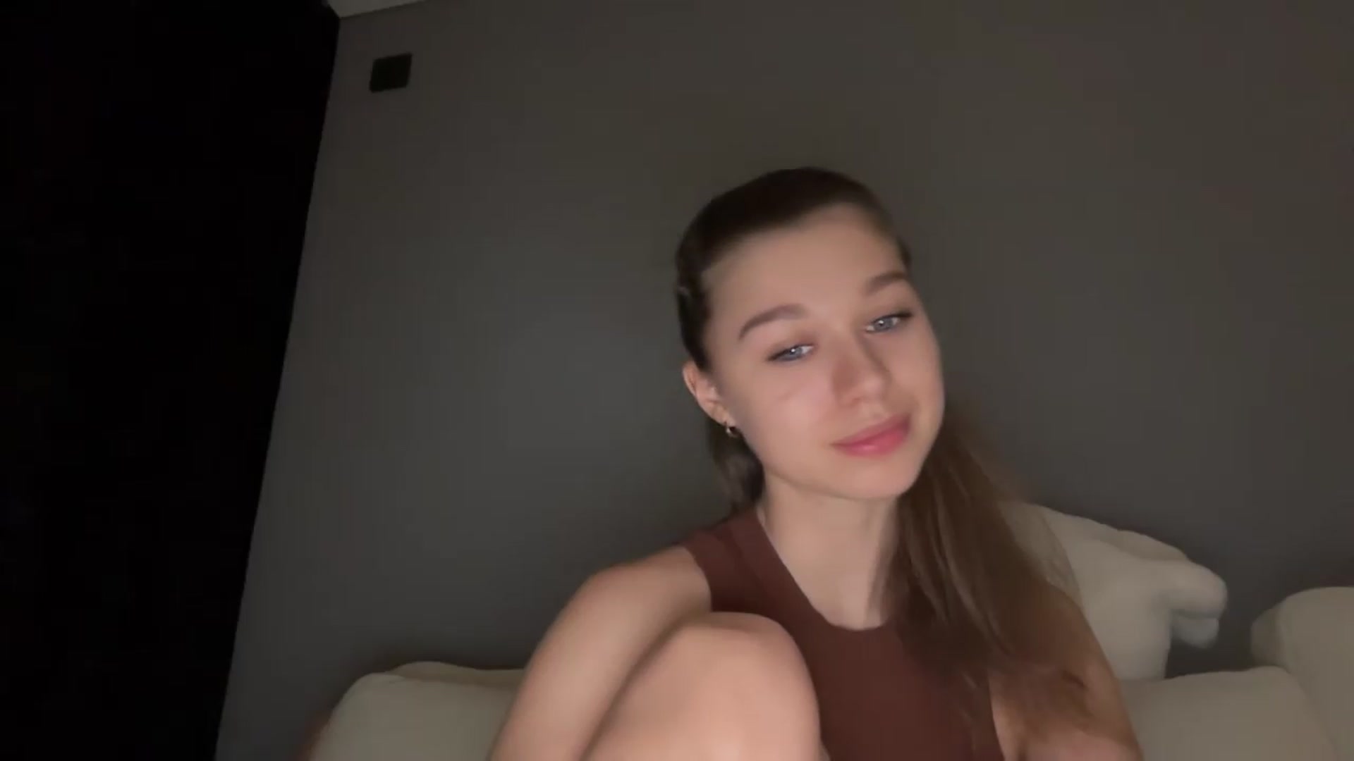 Gallery image thumbnail from JewelReigns's myfreecams stream on, 06/21/2026, 21:20 image 10 of 20