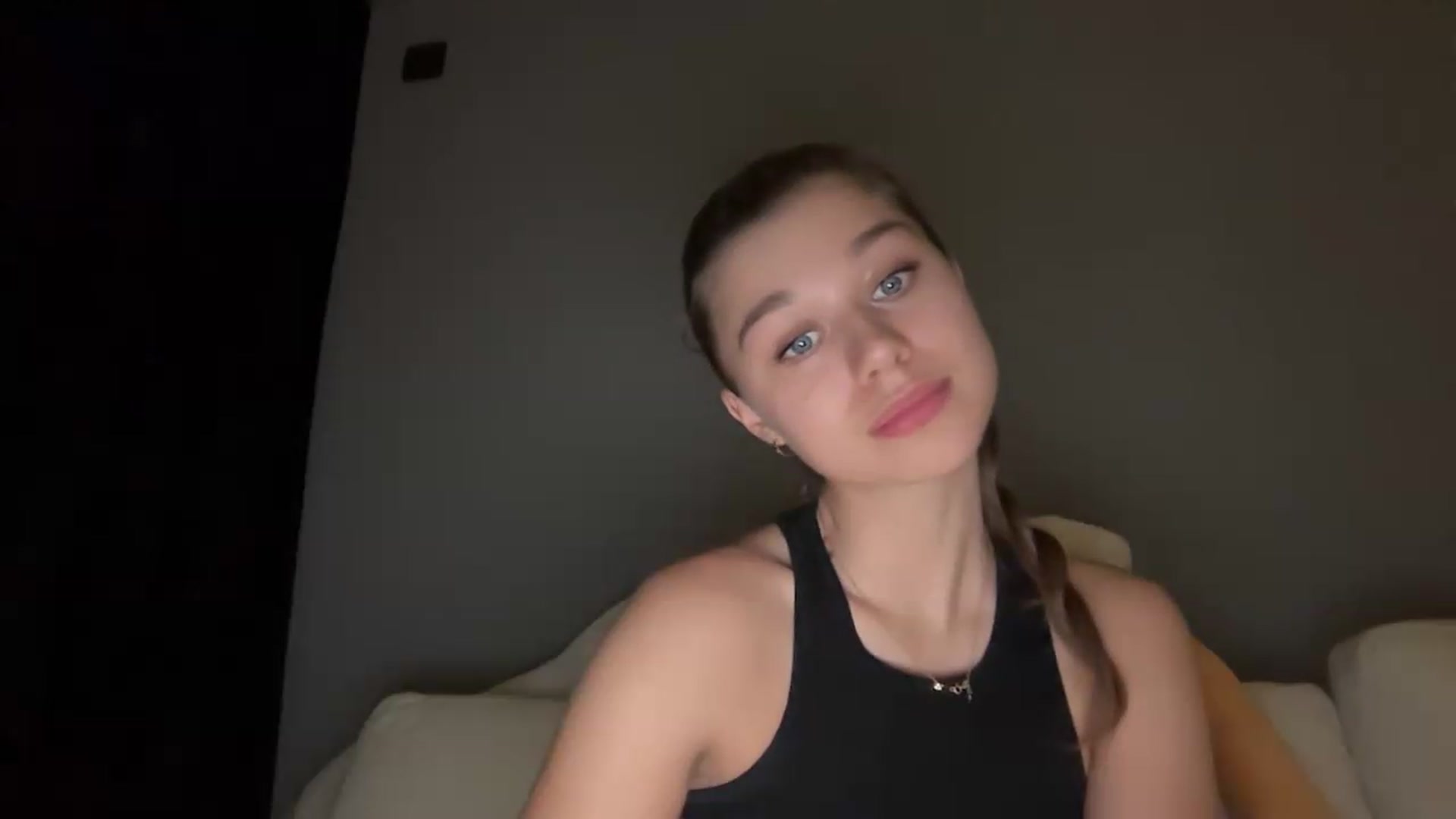 Gallery image thumbnail from JewelReigns's myfreecams stream on, 06/26/2026, 20:03 image 17 of 20