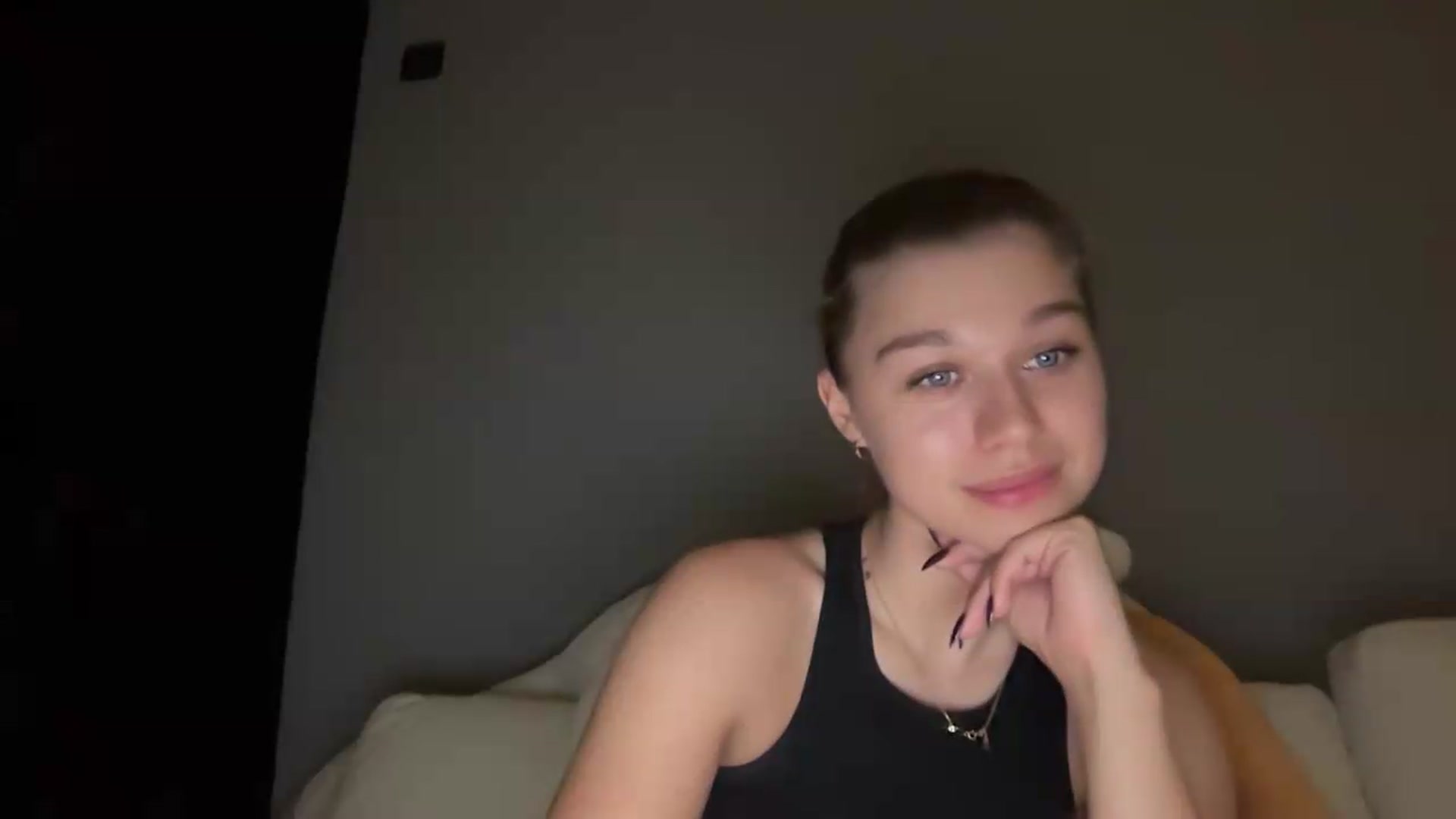 Gallery image thumbnail from JewelReigns's myfreecams stream on, 06/26/2026, 20:03 image 9 of 20