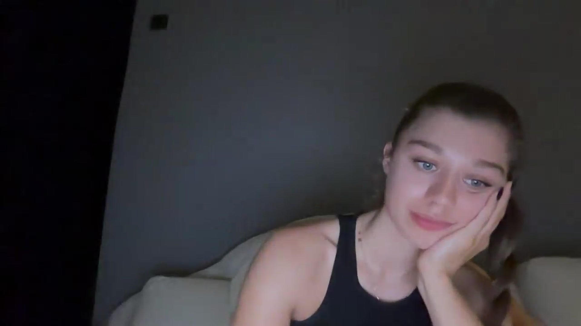 Gallery image thumbnail from JewelReigns's myfreecams stream on, 06/26/2026, 21:31 image 18 of 20