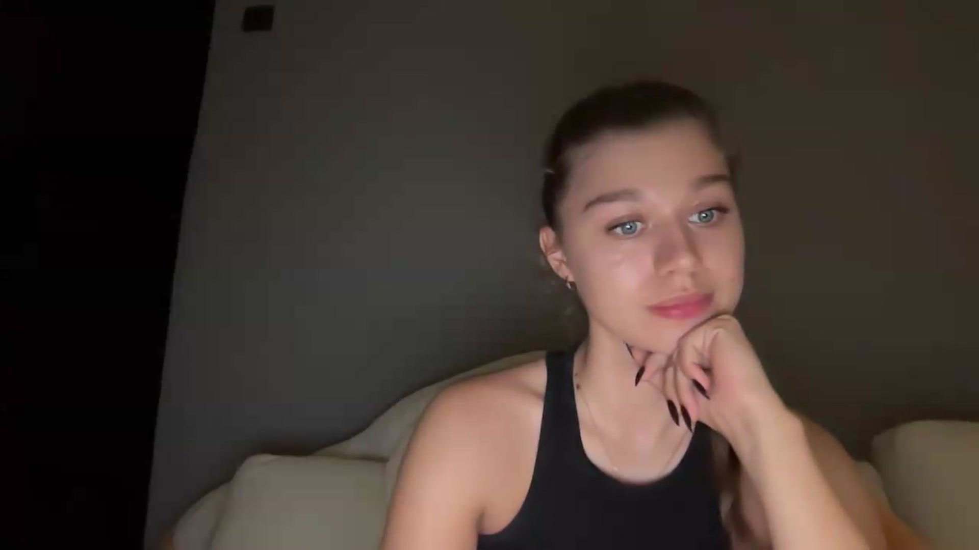 Gallery image thumbnail from JewelReigns's myfreecams stream on, 06/26/2026, 21:31 image 9 of 20