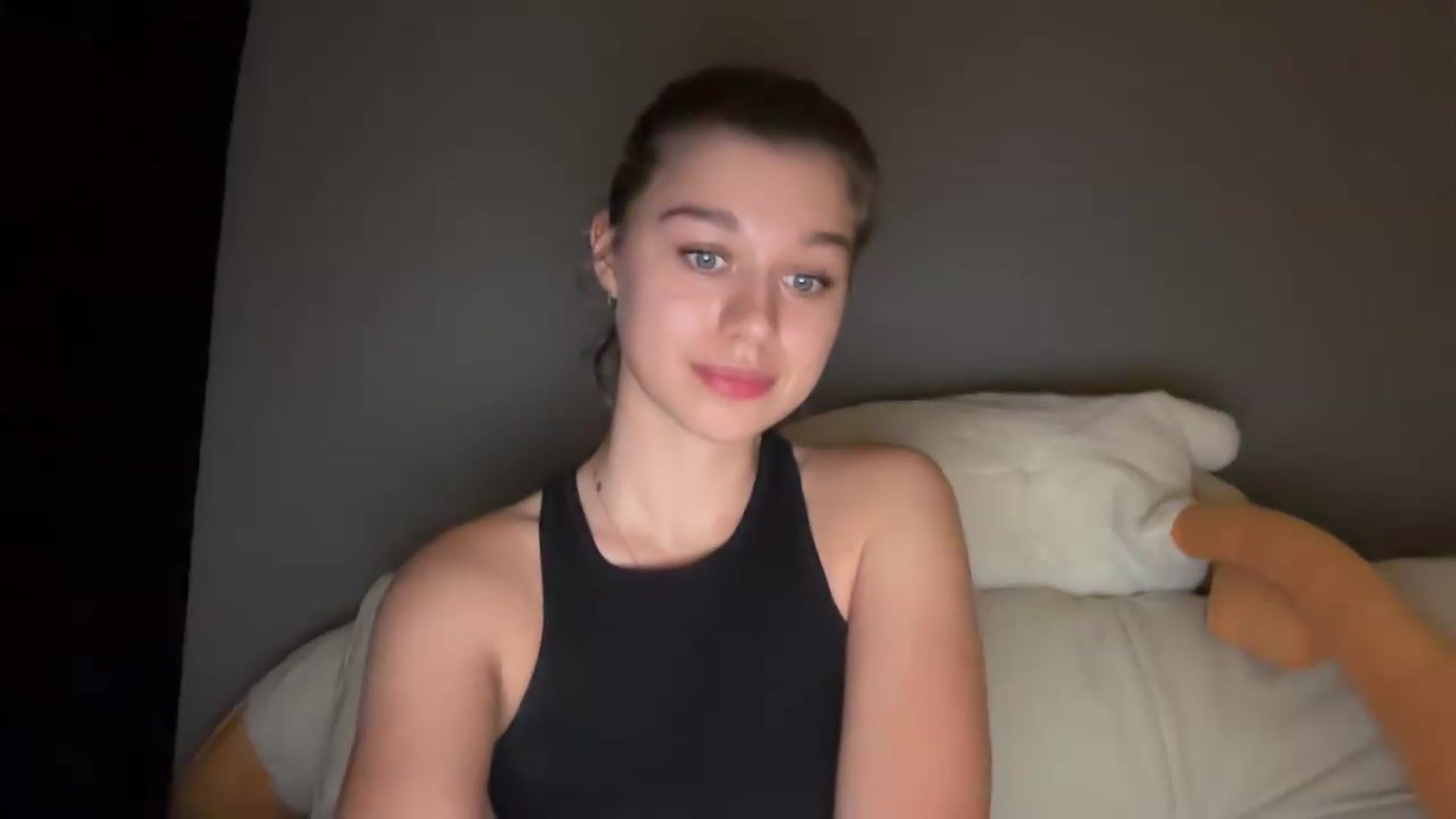 Gallery image thumbnail from JewelReigns's myfreecams stream on, 06/26/2026, 23:08 image 12 of 20