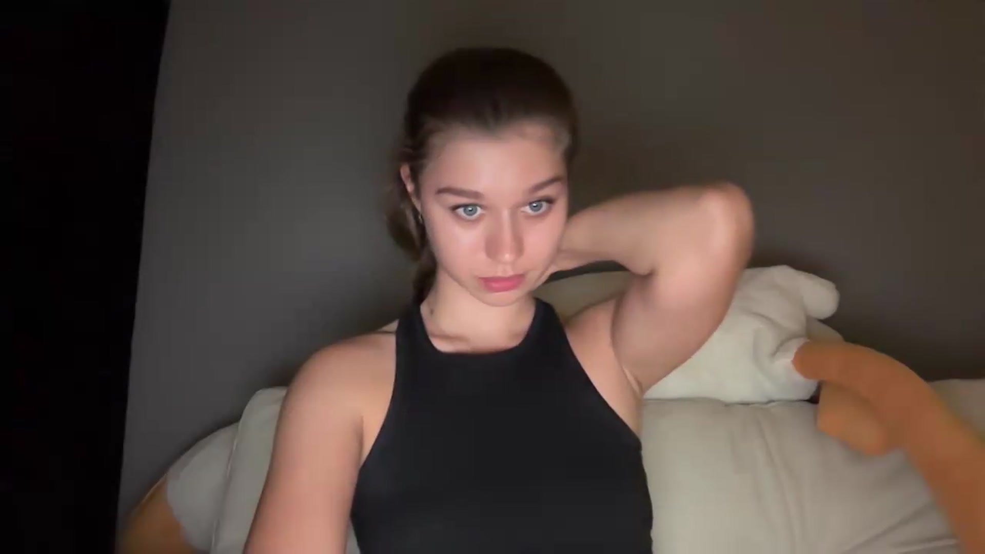 Gallery image thumbnail from JewelReigns's myfreecams stream on, 06/26/2026, 23:08 image 14 of 20