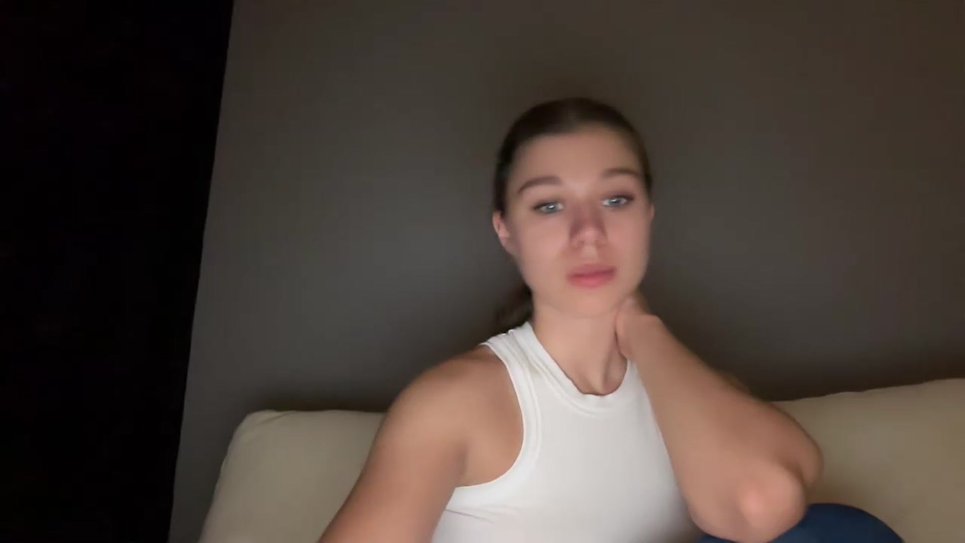 Gallery image thumbnail from JewelReigns's myfreecams stream on, 06/28/2026, 21:02 image 4 of 20