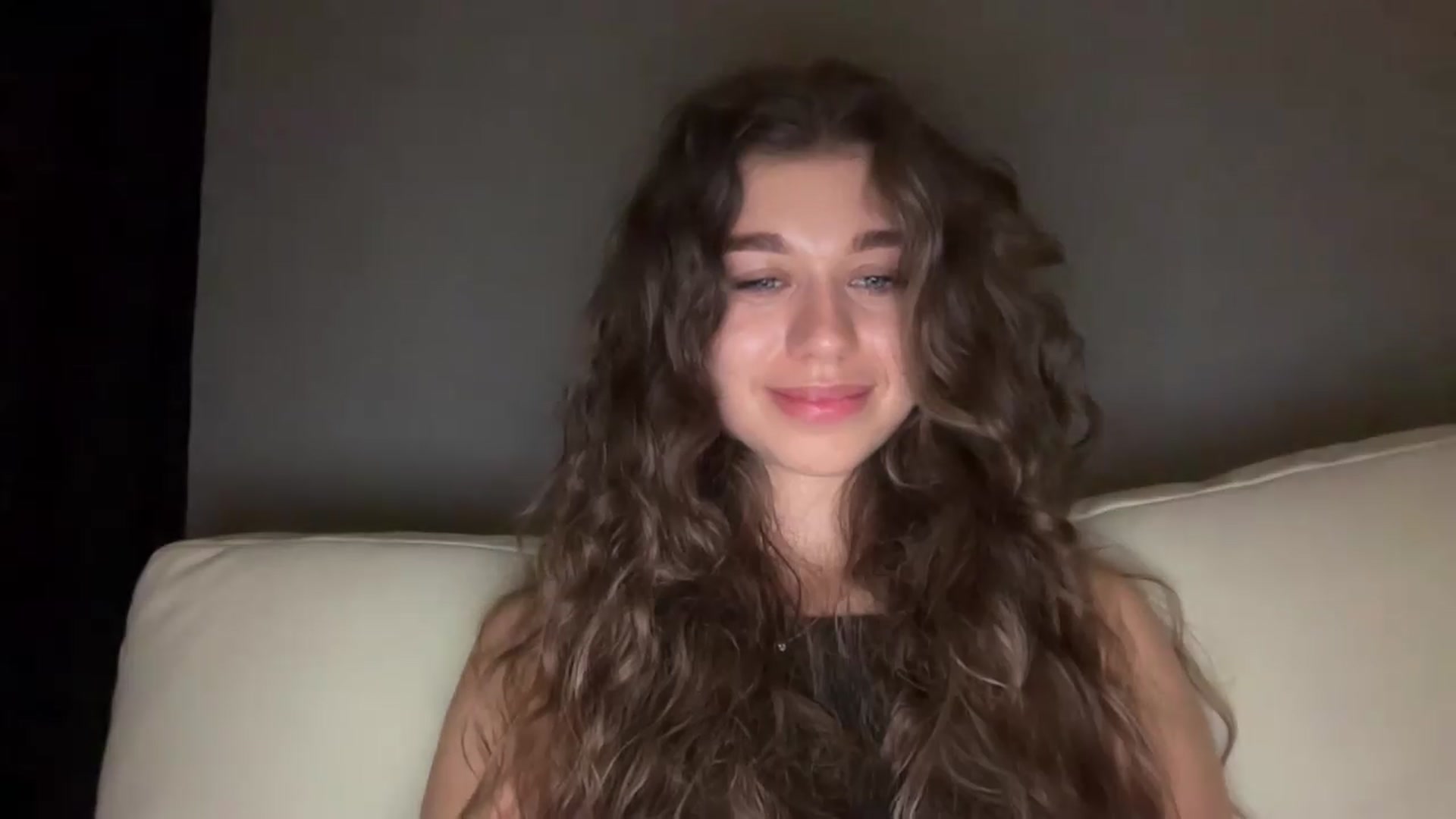 Gallery image thumbnail from JewelReigns's myfreecams stream on, 06/30/2026, 23:05 image 18 of 20