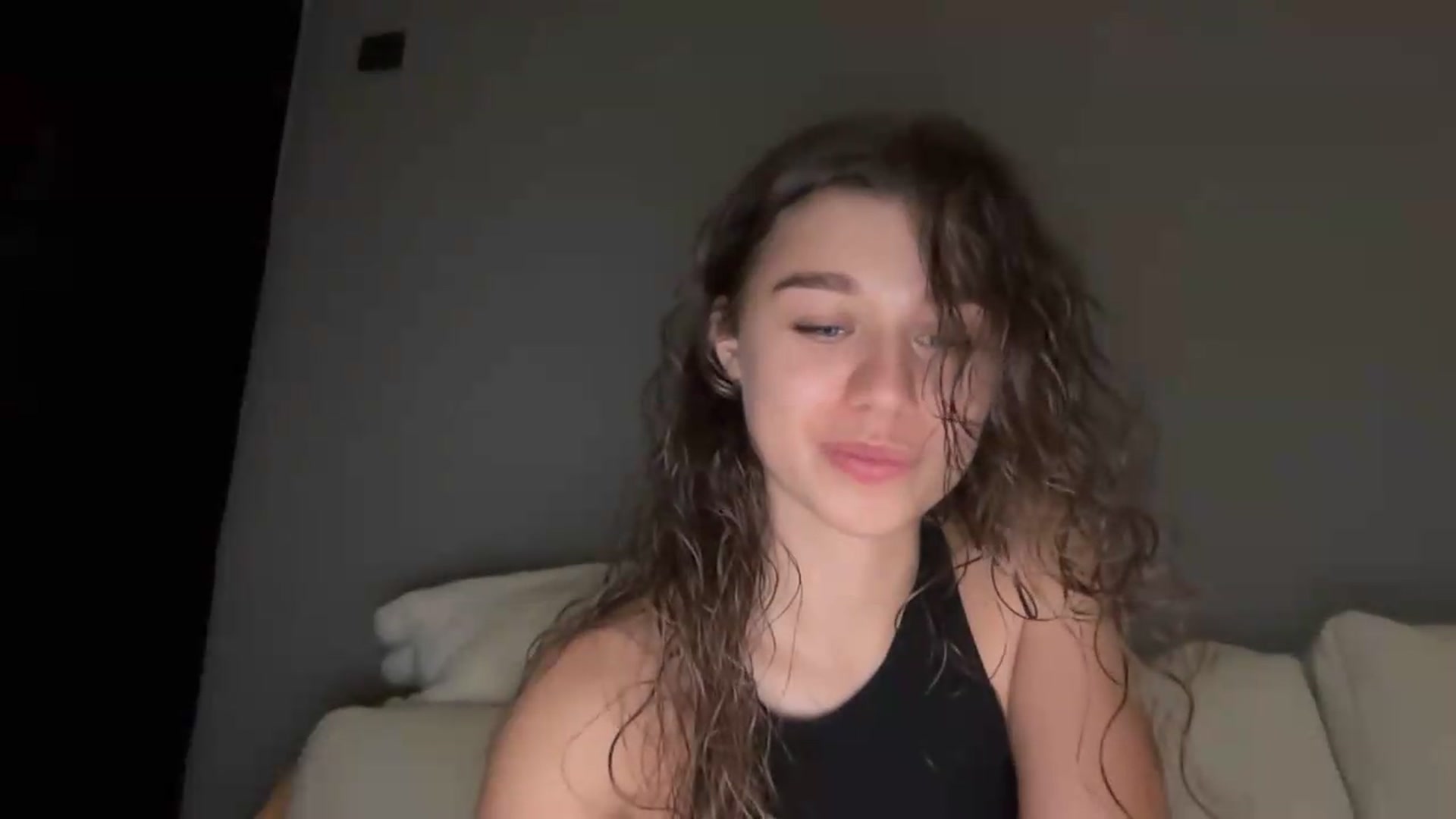 Gallery image thumbnail from JewelReigns's myfreecams stream on, 07/05/2026, 20:58 image 15 of 20