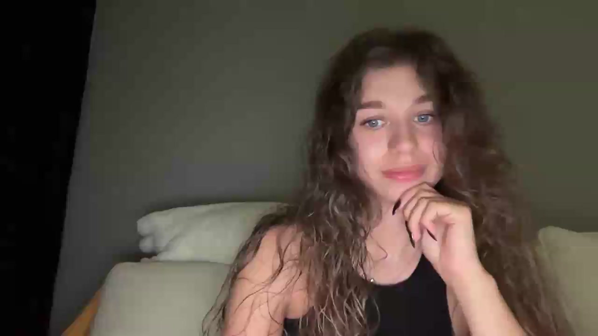 Gallery image thumbnail from JewelReigns's myfreecams stream on, 07/05/2026, 22:03 image 14 of 20