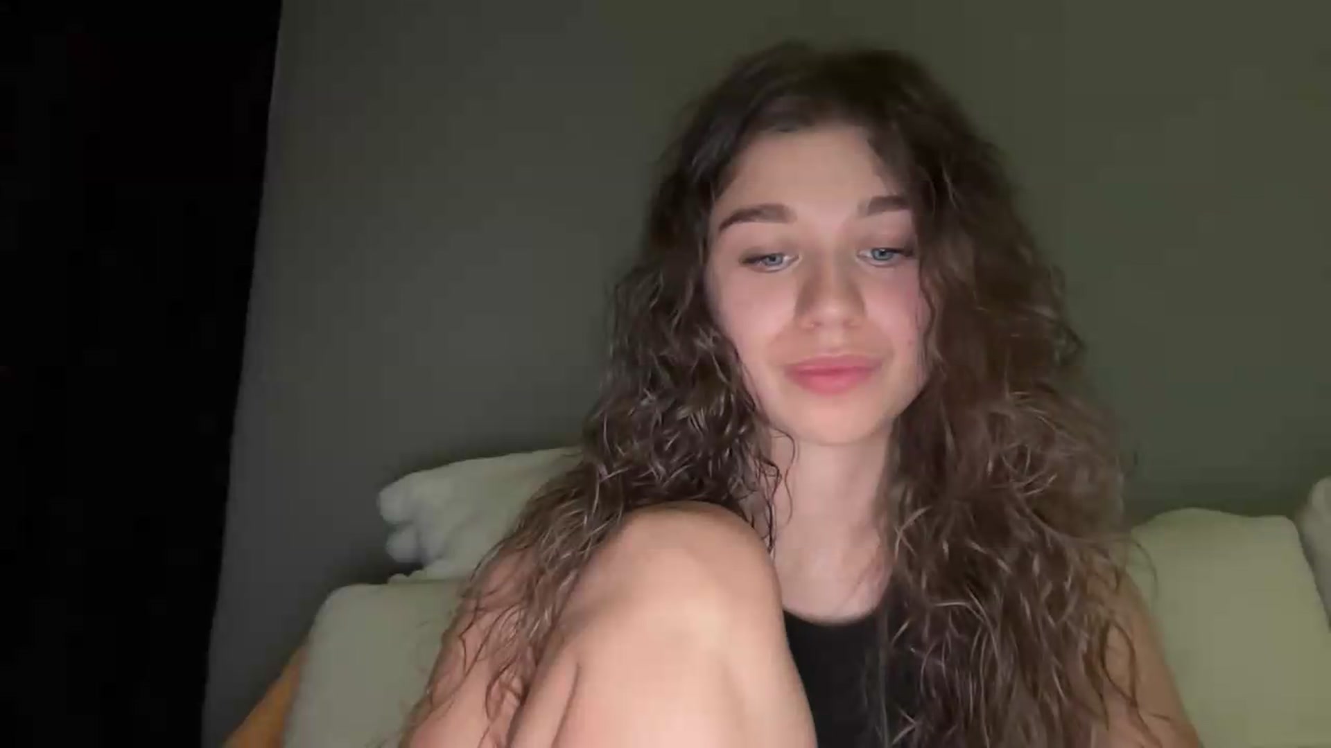 Gallery image thumbnail from JewelReigns's myfreecams stream on, 07/05/2026, 22:03 image 12 of 20
