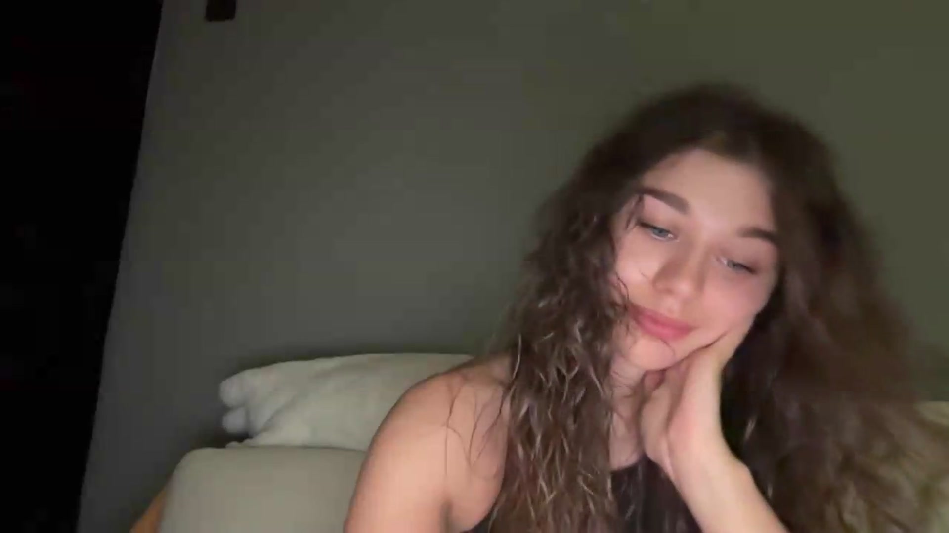 Gallery image thumbnail from JewelReigns's myfreecams stream on, 07/05/2026, 22:03 image 5 of 20