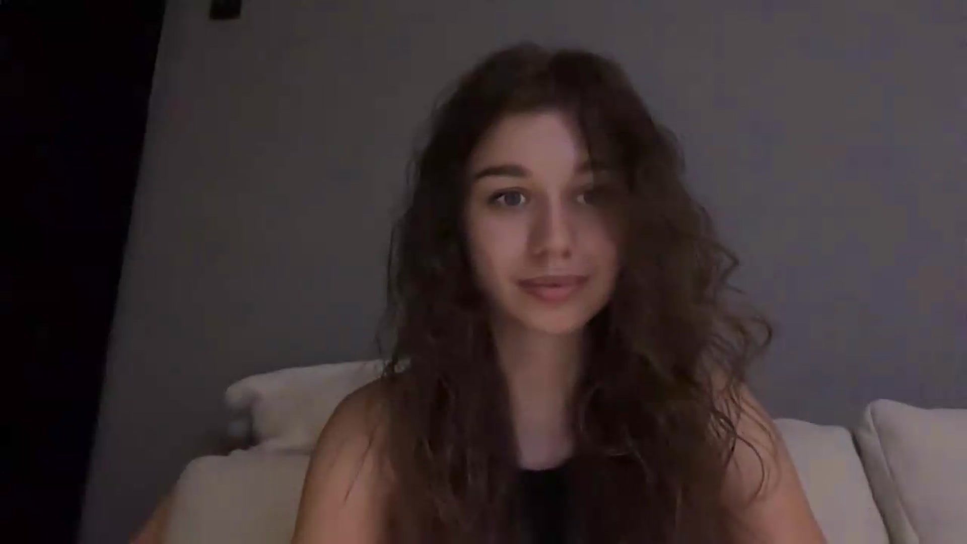 Gallery image thumbnail from JewelReigns's myfreecams stream on, 07/05/2026, 22:03 image 4 of 20