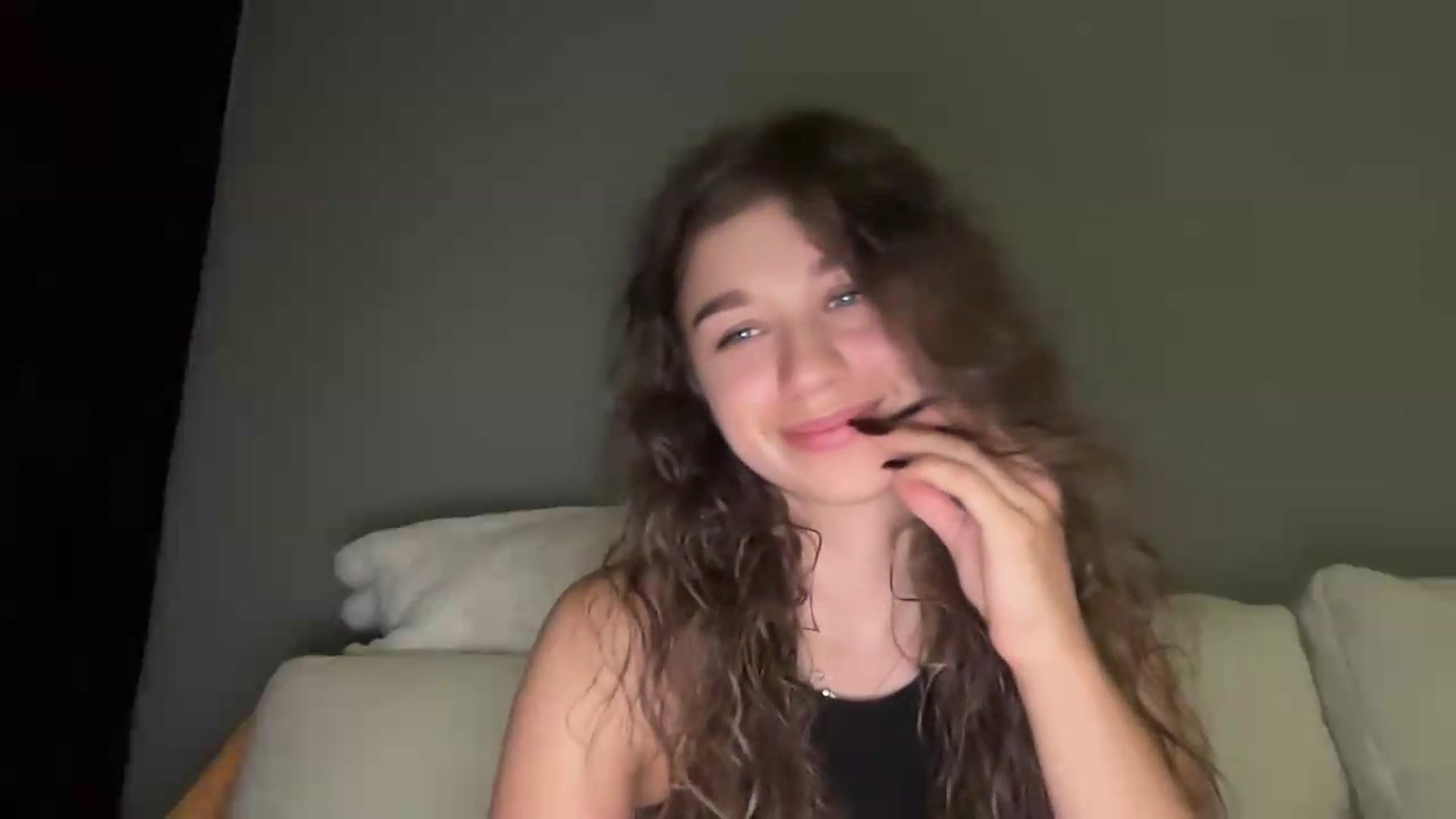 Gallery image thumbnail from JewelReigns's myfreecams stream on, 07/05/2026, 22:03 image 16 of 20