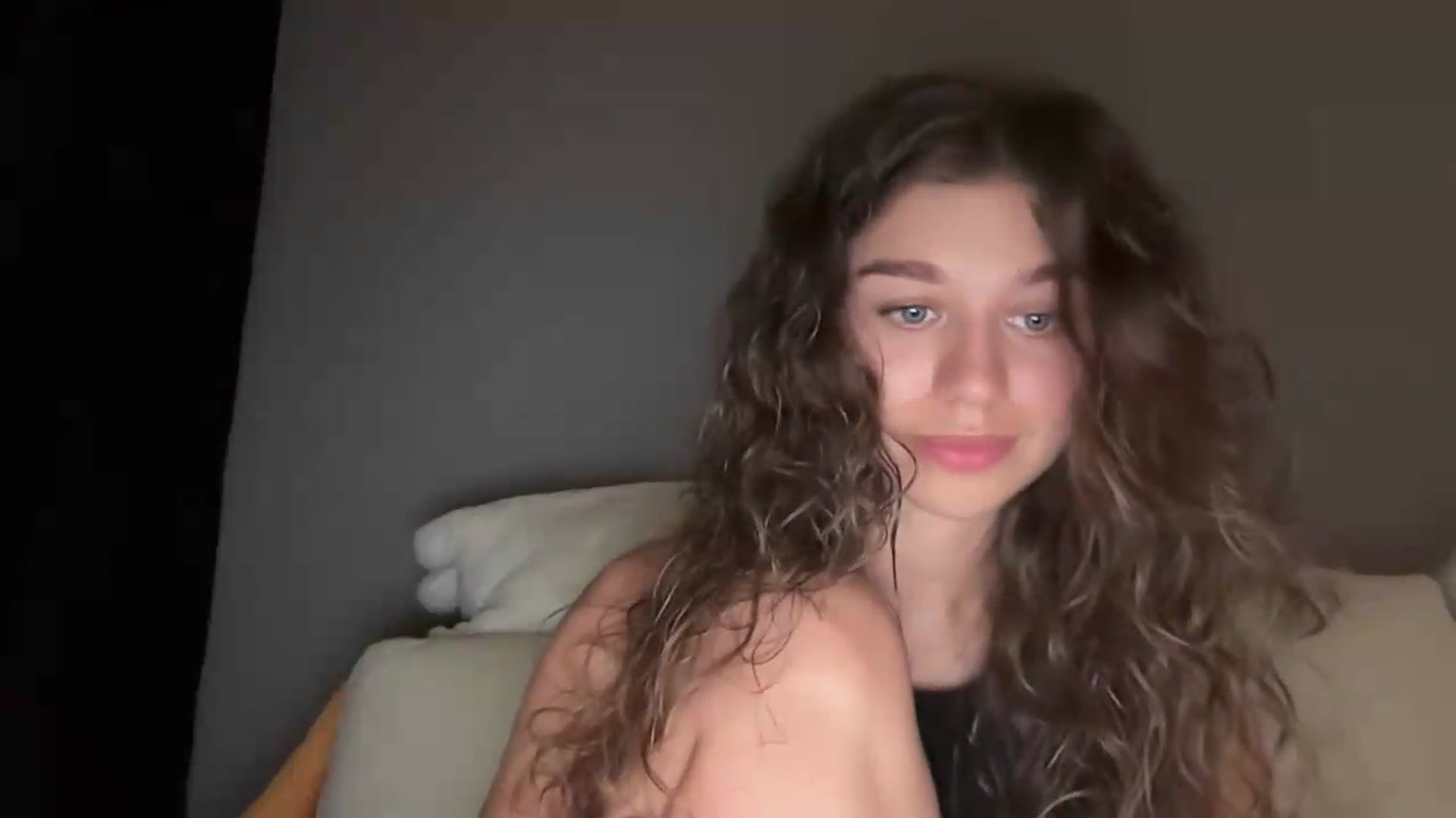 Gallery image thumbnail from JewelReigns's myfreecams stream on, 07/05/2026, 22:23 image 15 of 20