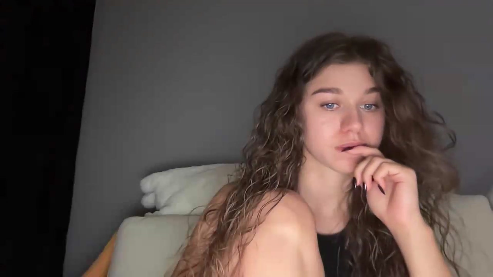 Gallery image thumbnail from JewelReigns's myfreecams stream on, 07/05/2026, 22:23 image 7 of 20