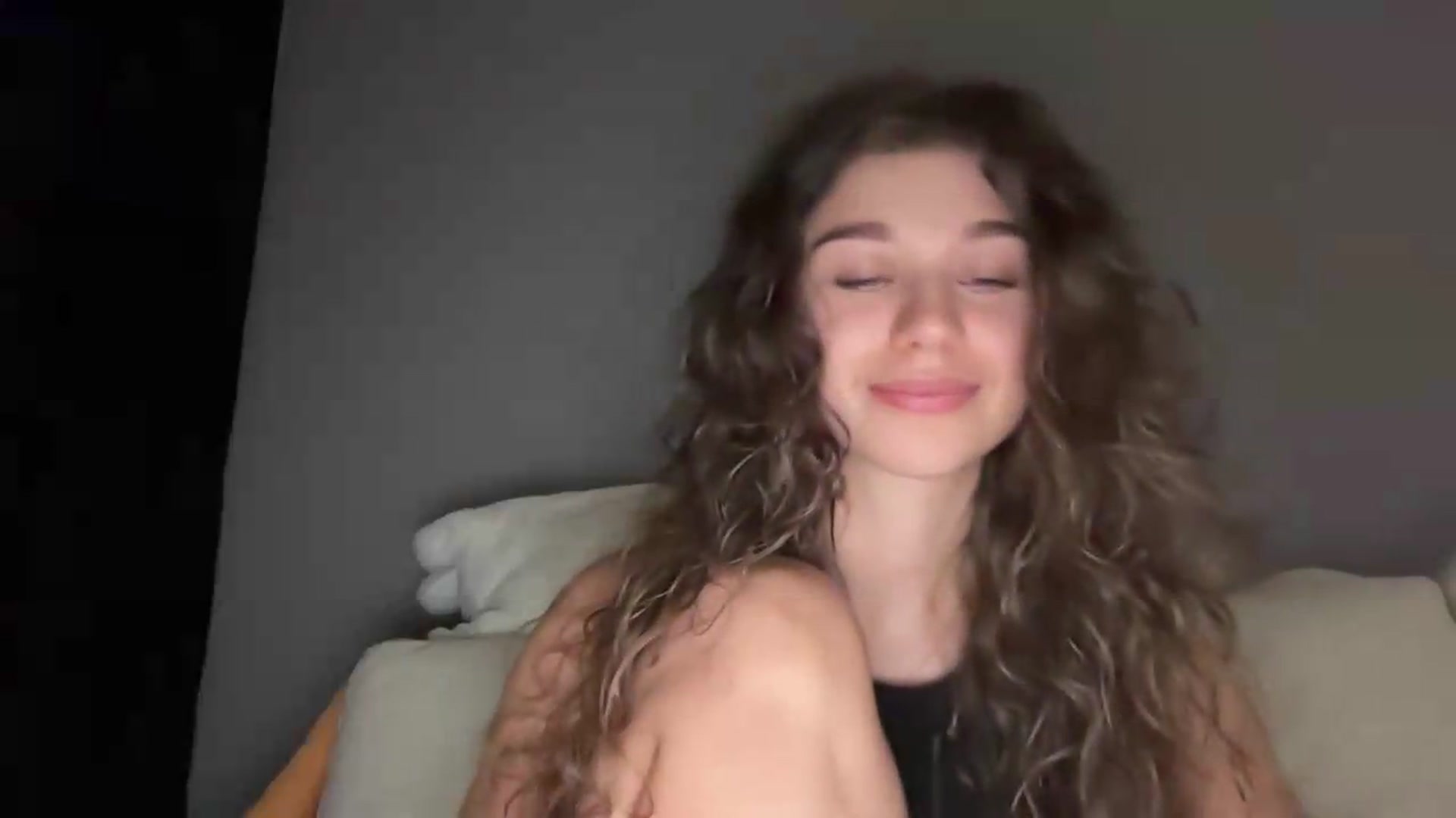 Gallery image thumbnail from JewelReigns's myfreecams stream on, 07/05/2026, 22:23 image 13 of 20