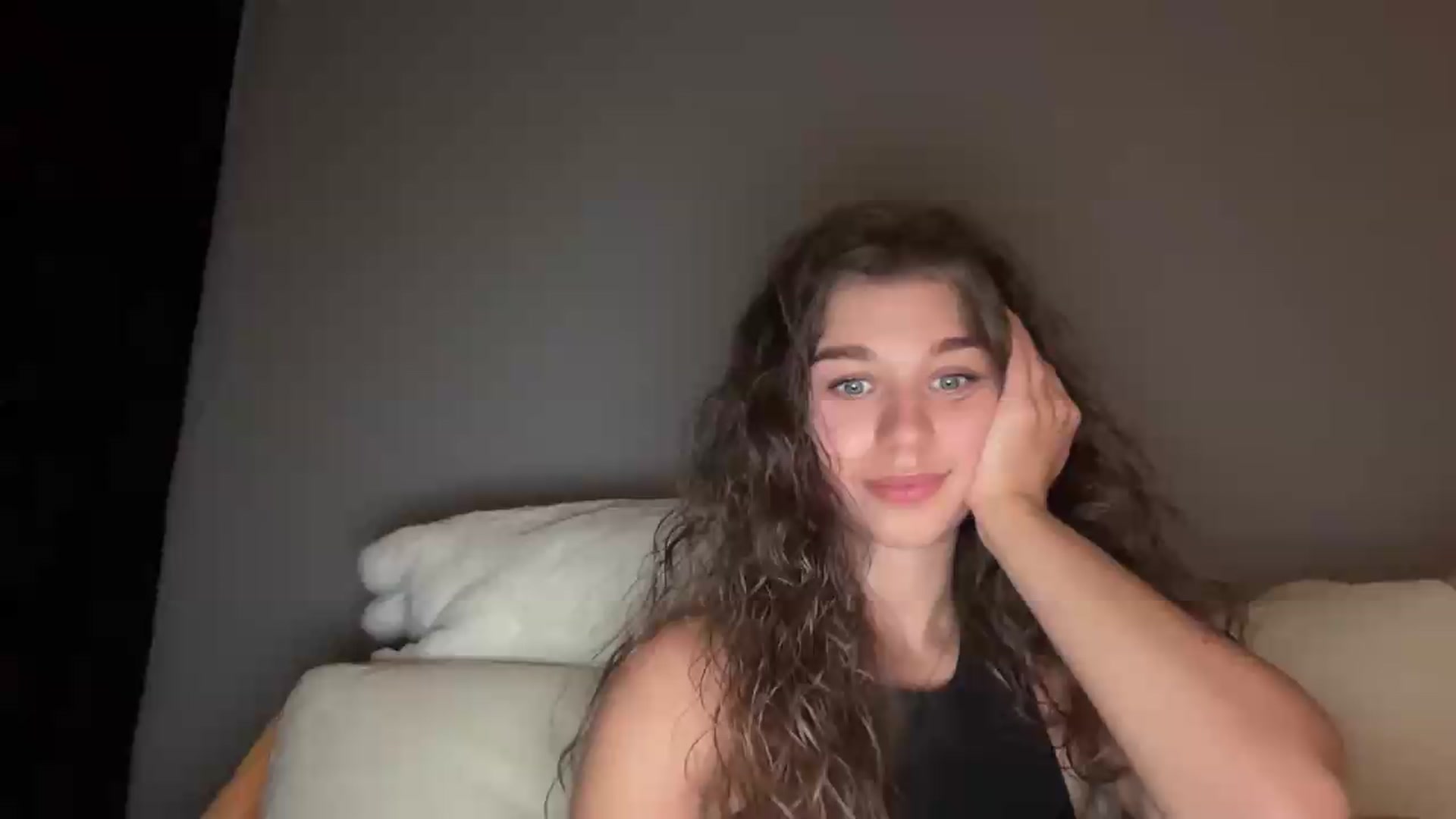 Gallery image thumbnail from JewelReigns's myfreecams stream on, 07/05/2026, 22:52 image 1 of 20