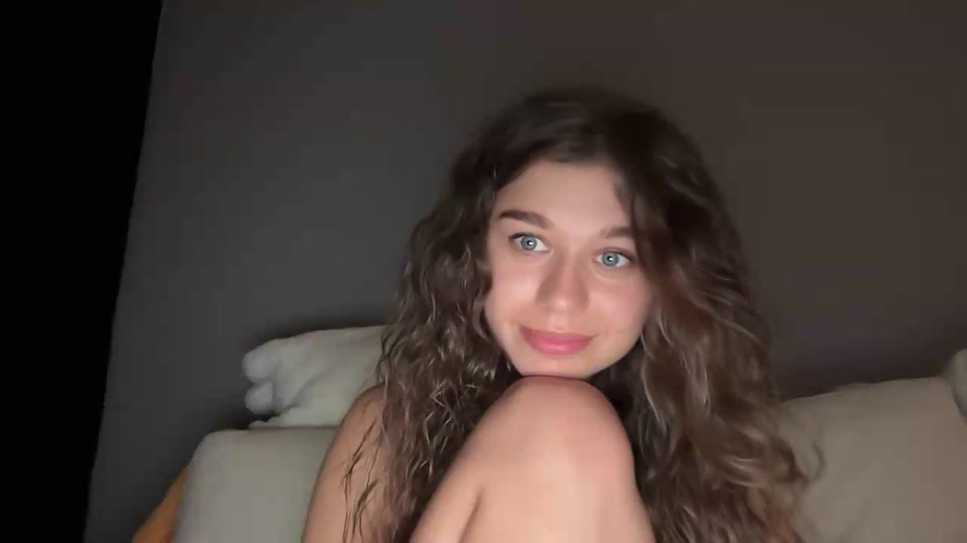 Gallery image thumbnail from JewelReigns's myfreecams stream on, 07/05/2026, 23:47 image 5 of 20