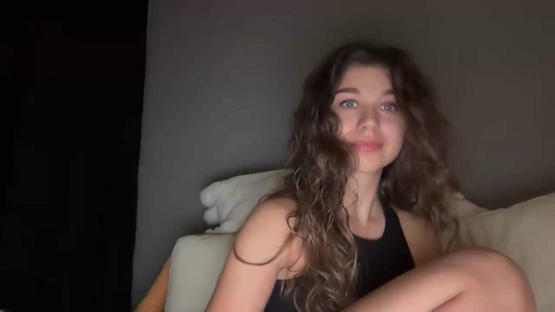 Gallery image thumbnail from JewelReigns's myfreecams stream on, 07/05/2026, 23:47 image 15 of 20