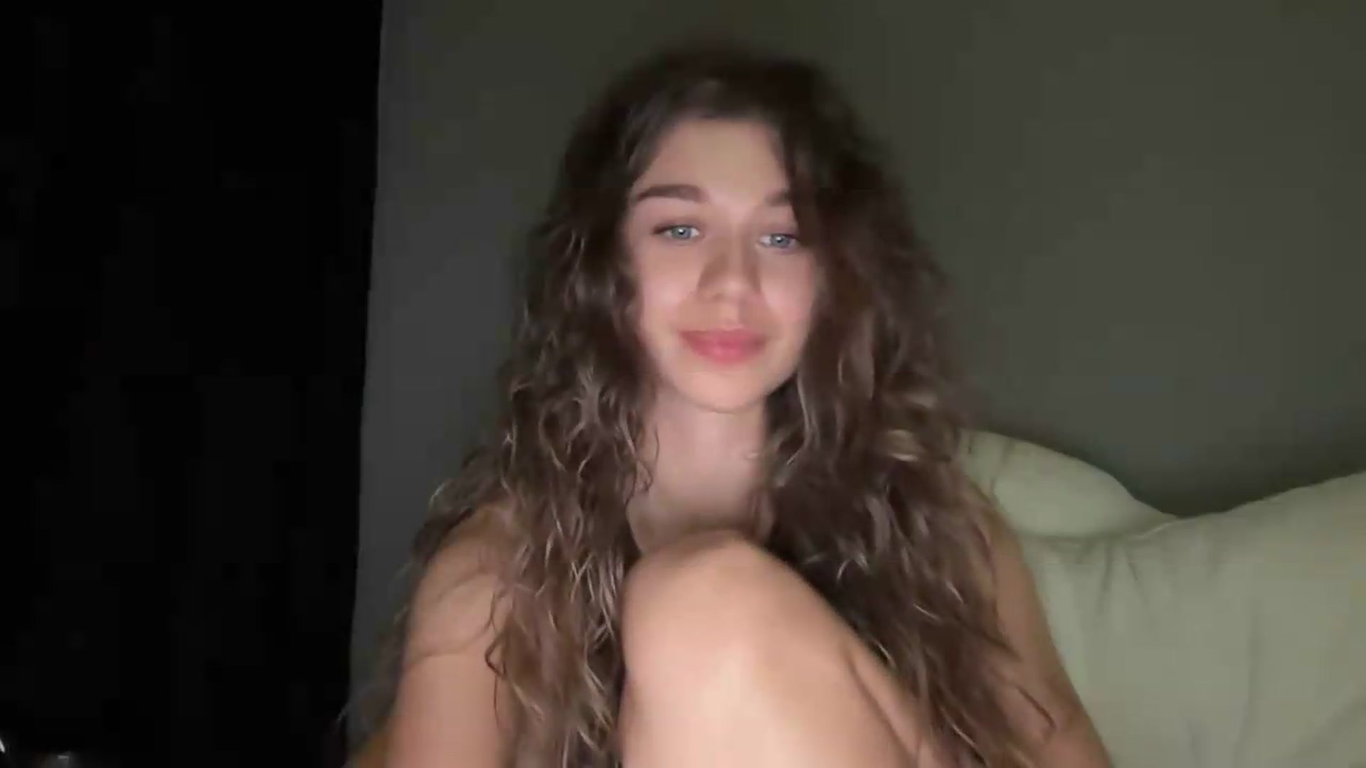 Gallery image thumbnail from JewelReigns's myfreecams stream on, 07/05/2026, 23:47 image 7 of 20