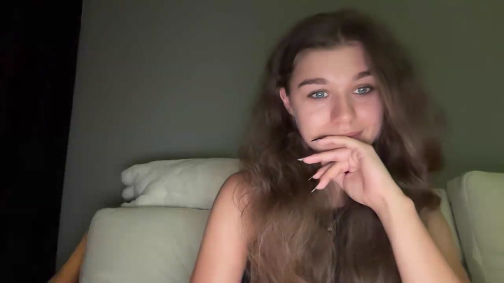 Gallery image thumbnail from JewelReigns's myfreecams stream on, 07/06/2026, 19:37 image 13 of 20