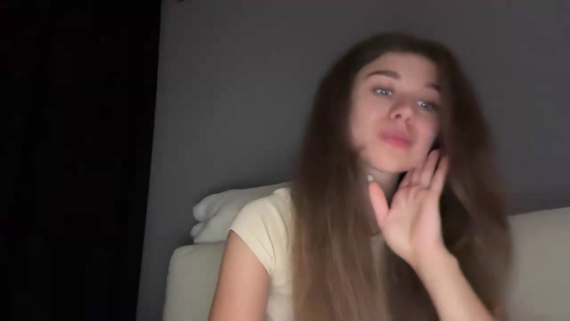 Gallery image thumbnail from JewelReigns's myfreecams stream on, 07/12/2026, 21:18 image 4 of 20