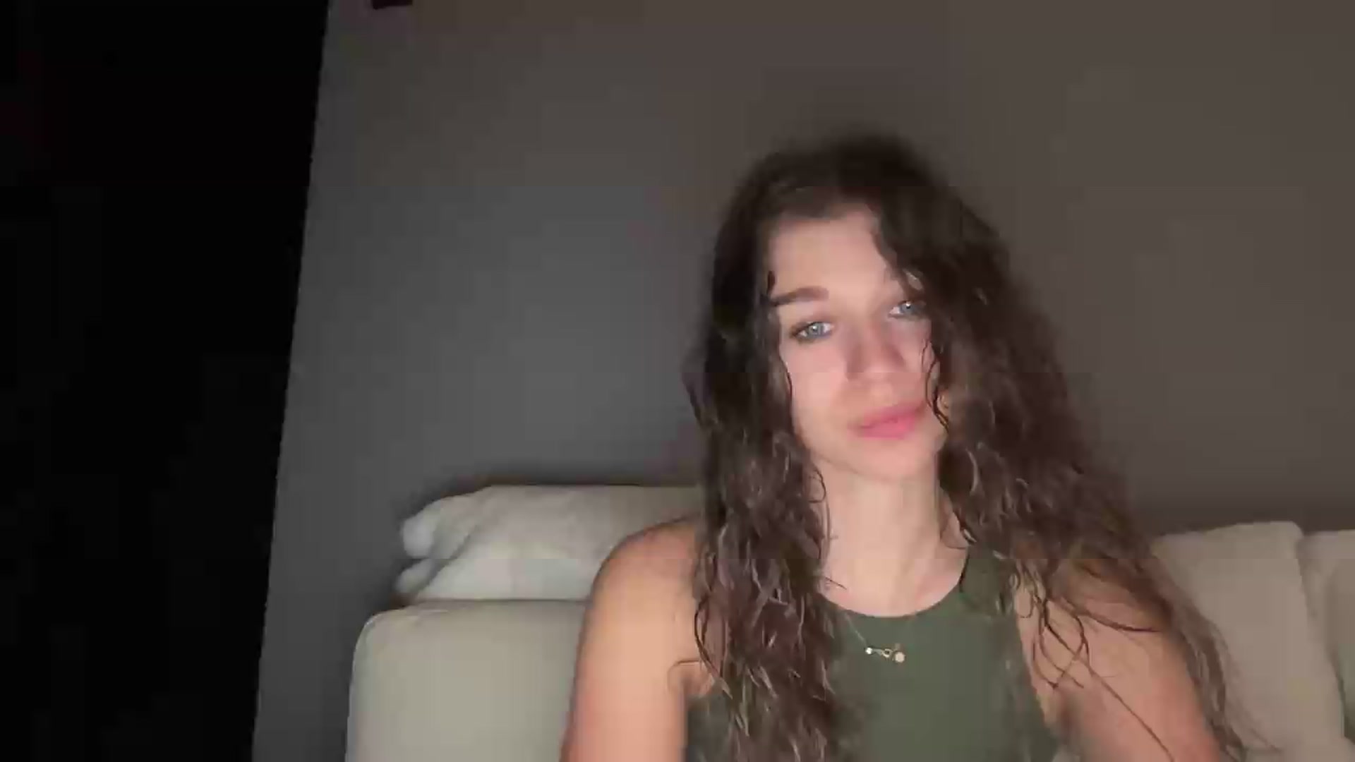Gallery image thumbnail from JewelReigns's myfreecams stream on, 07/16/2026, 21:17 image 1 of 20