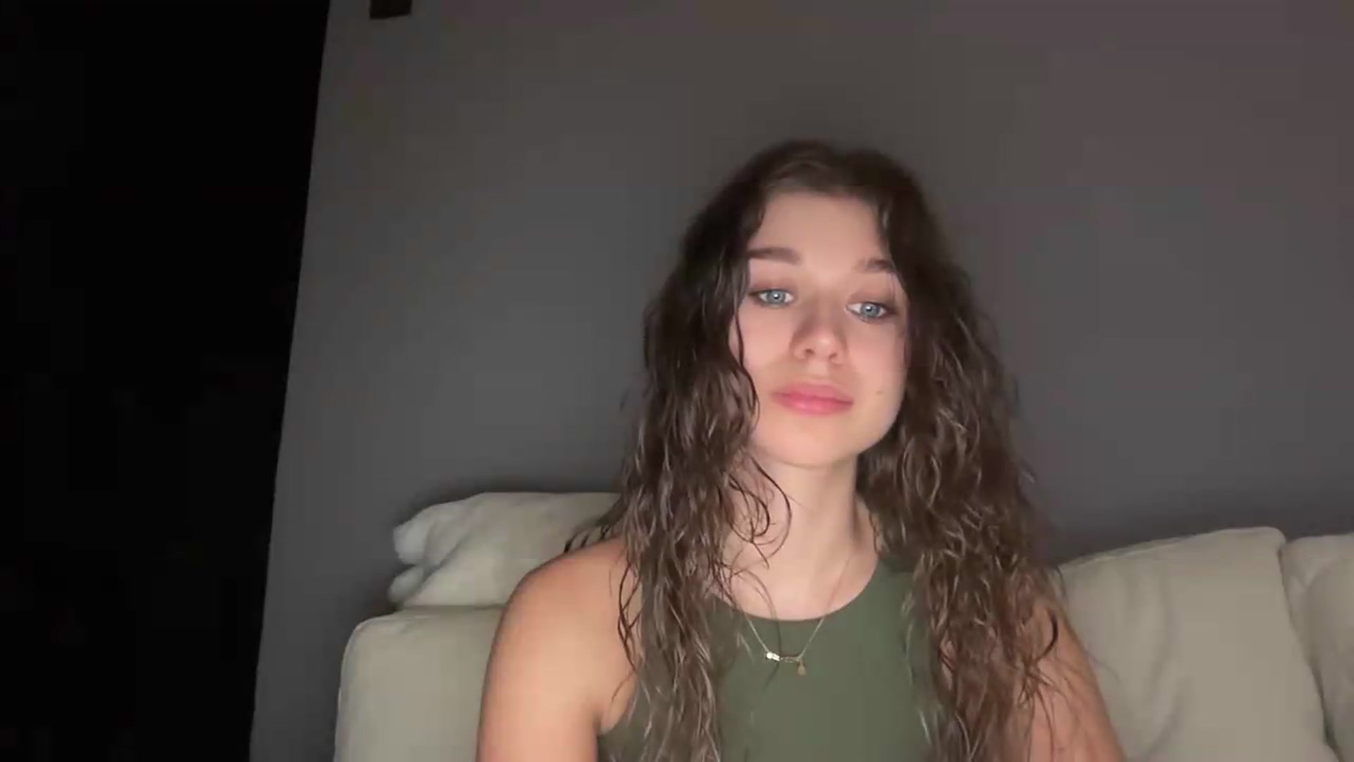 Gallery image thumbnail from JewelReigns's myfreecams stream on, 07/16/2026, 21:17 image 16 of 20