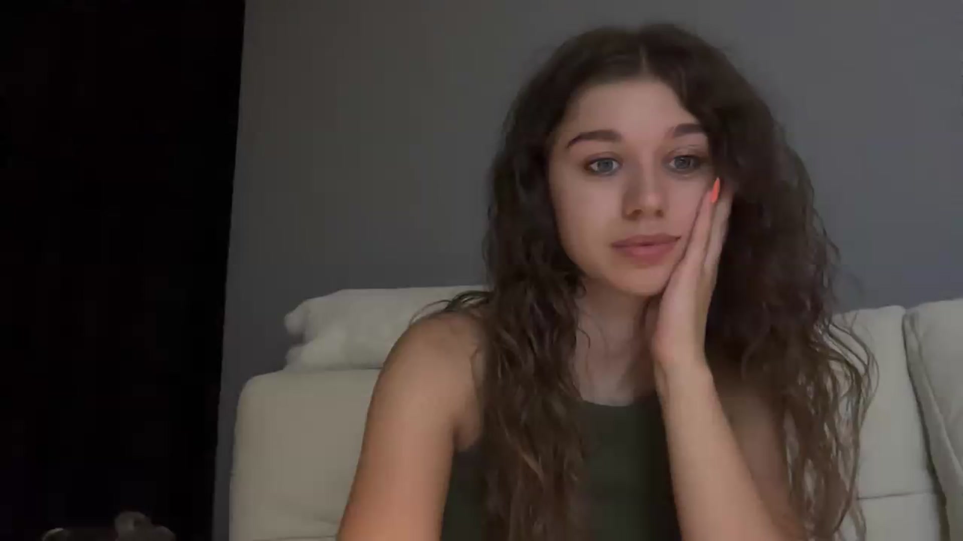 Gallery image thumbnail from JewelReigns's myfreecams stream on, 07/16/2026, 23:02 image 14 of 20