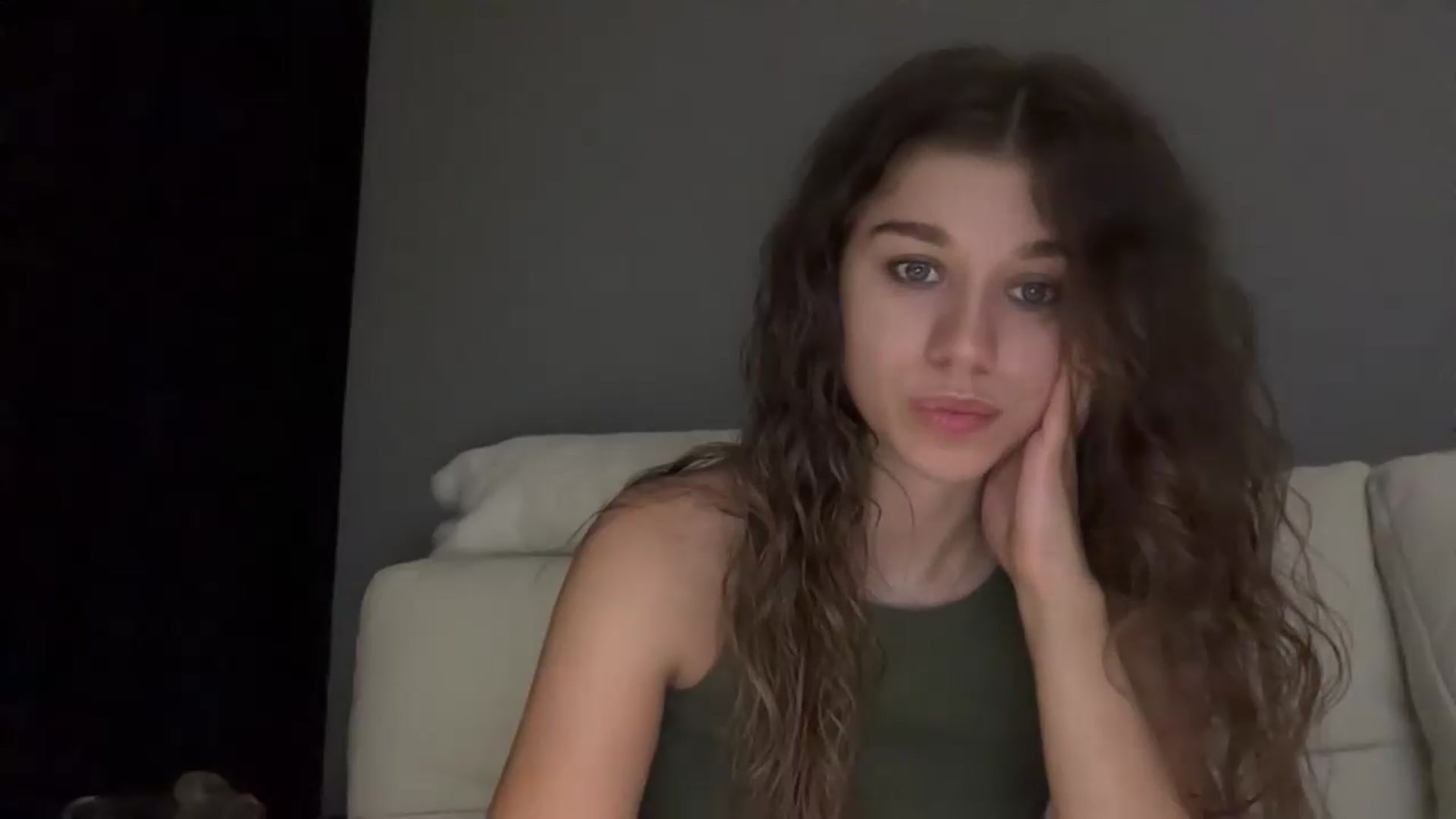 Gallery image thumbnail from JewelReigns's myfreecams stream on, 07/16/2026, 23:02 image 18 of 20