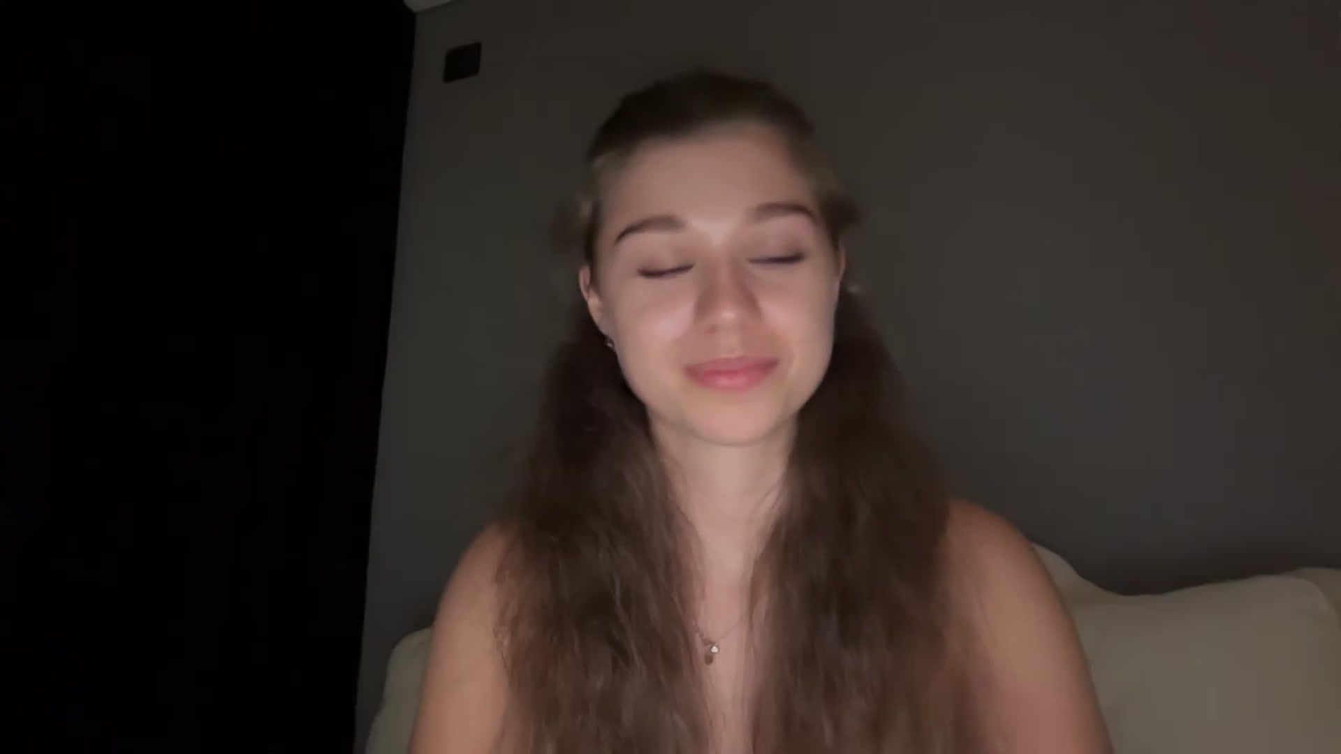 Gallery image thumbnail from JewelReigns's myfreecams stream on, 07/20/2026, 21:10 image 5 of 20