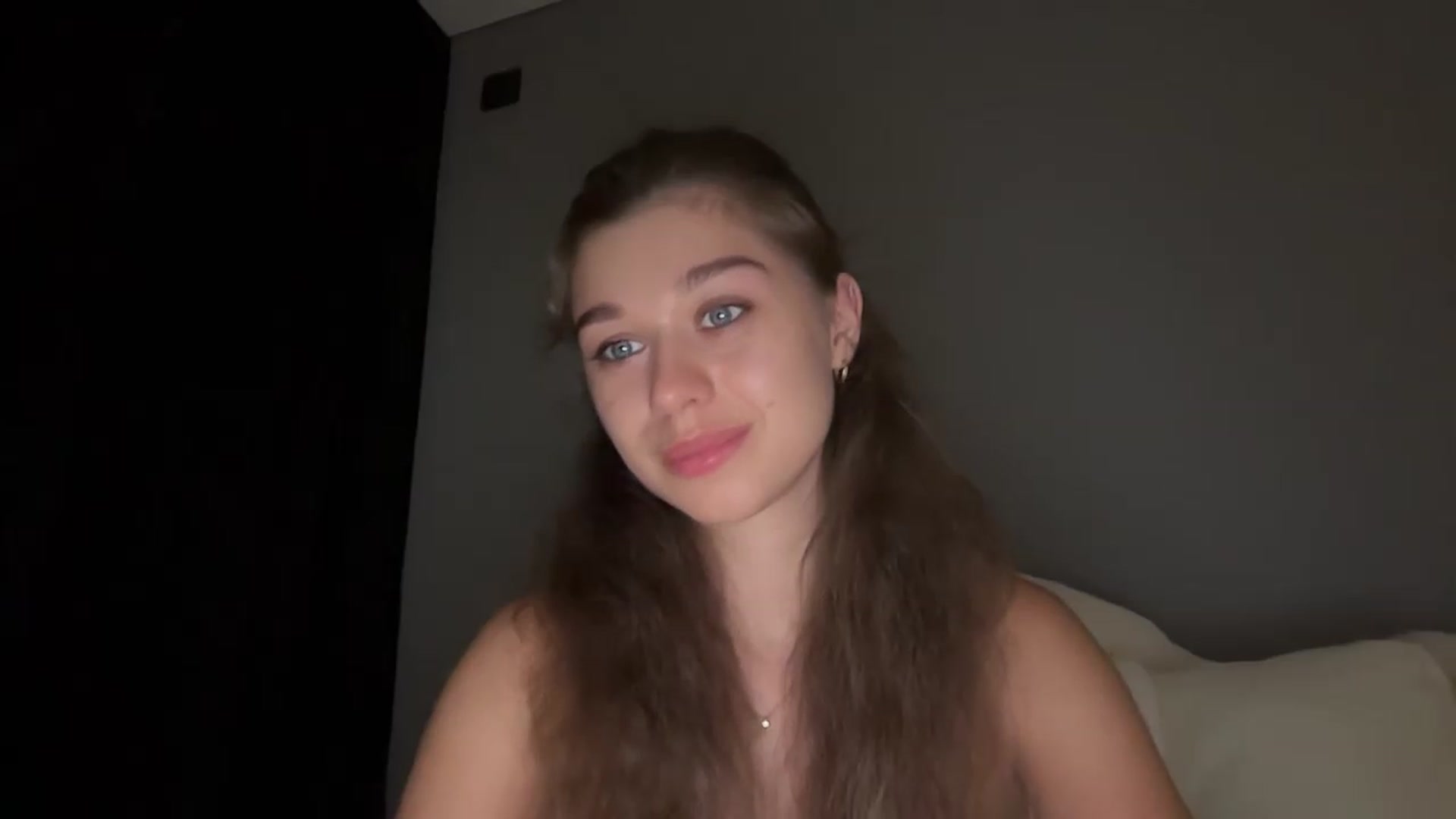 Gallery image thumbnail from JewelReigns's myfreecams stream on, 07/20/2026, 21:10 image 15 of 20