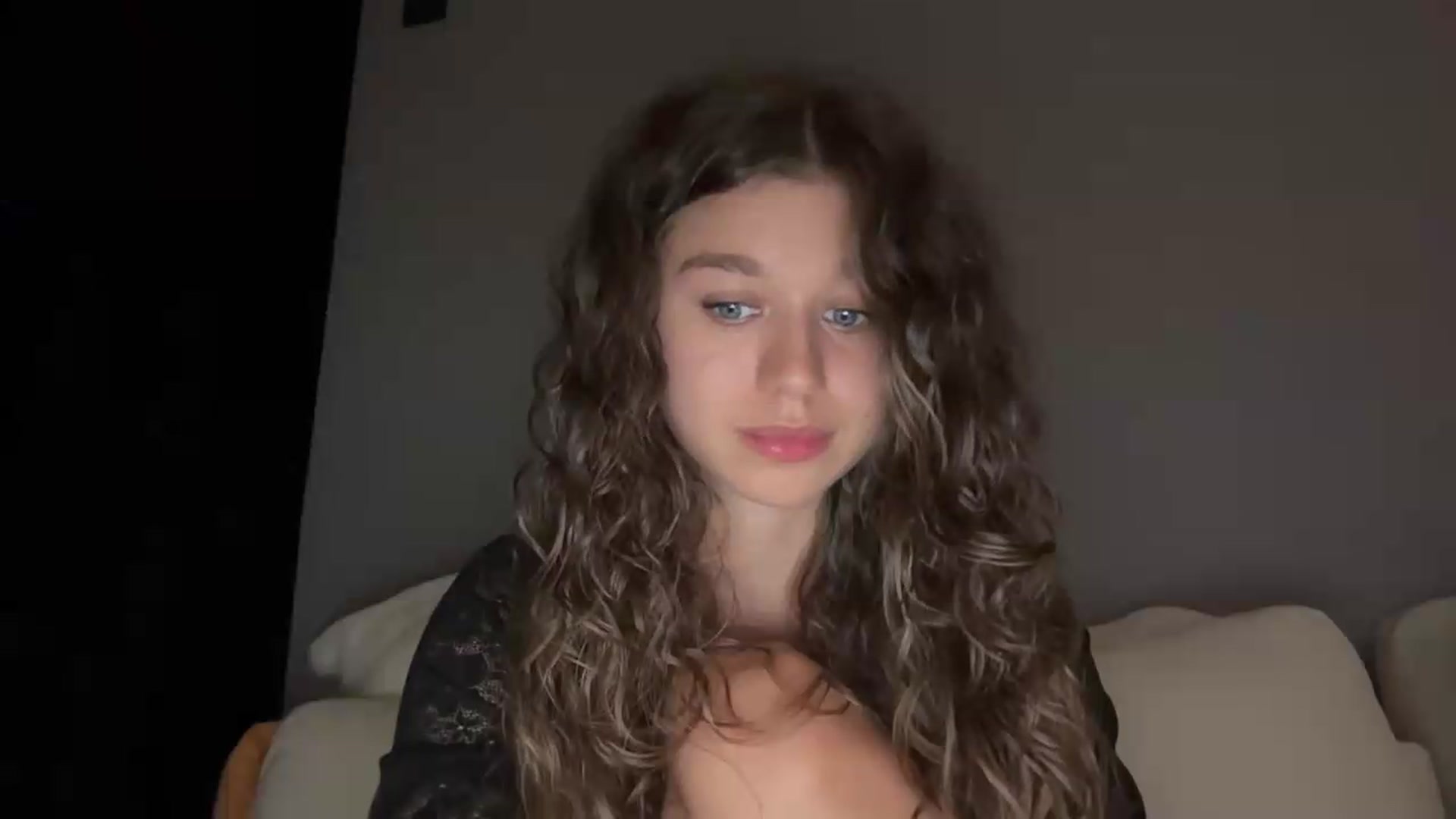 Gallery image thumbnail from JewelReigns's myfreecams stream on, 08/28/2026, 20:50 image 7 of 20