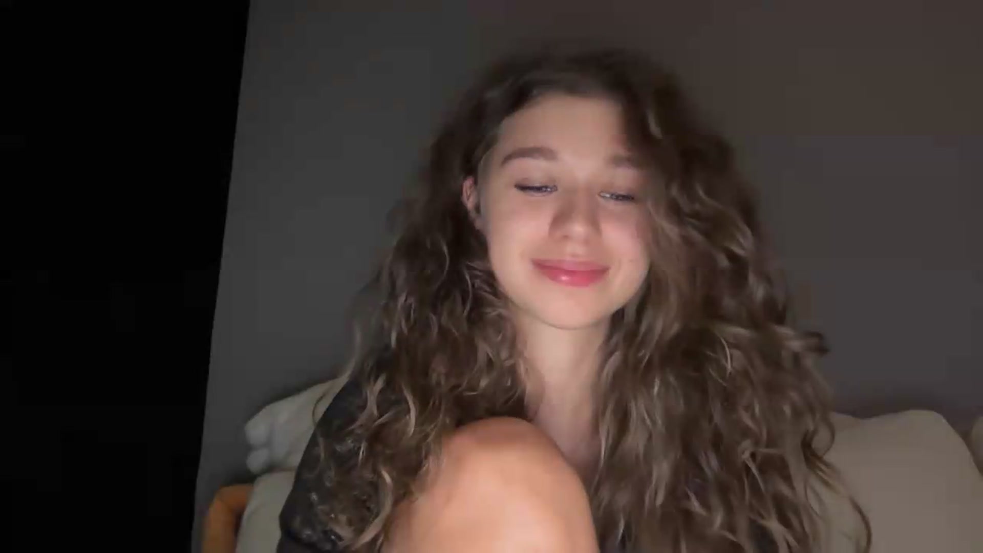Gallery image thumbnail from JewelReigns's myfreecams stream on, 08/28/2026, 23:14 image 11 of 20