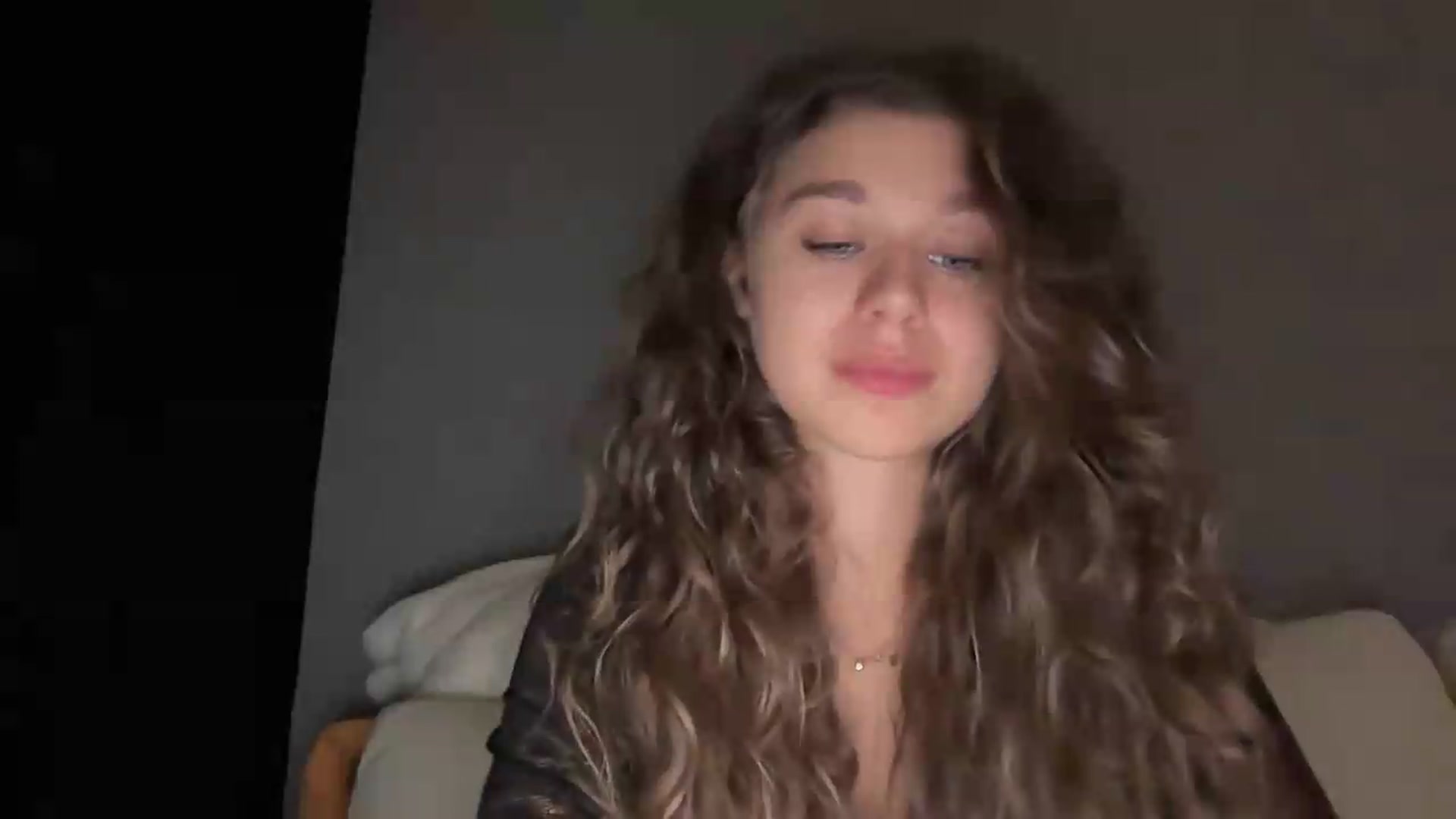 Gallery image thumbnail from JewelReigns's myfreecams stream on, 08/28/2026, 23:14 image 13 of 20