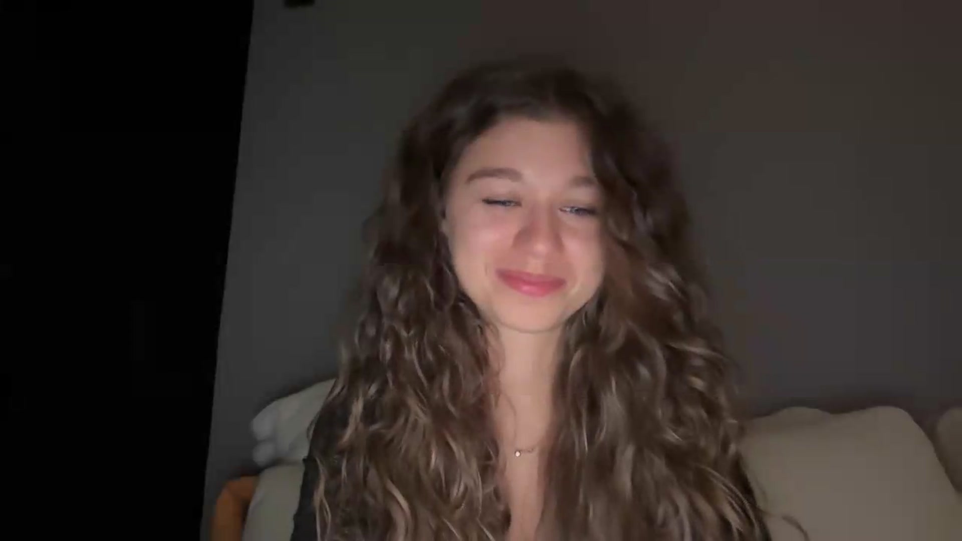 Gallery image thumbnail from JewelReigns's myfreecams stream on, 08/28/2026, 23:14 image 20 of 20